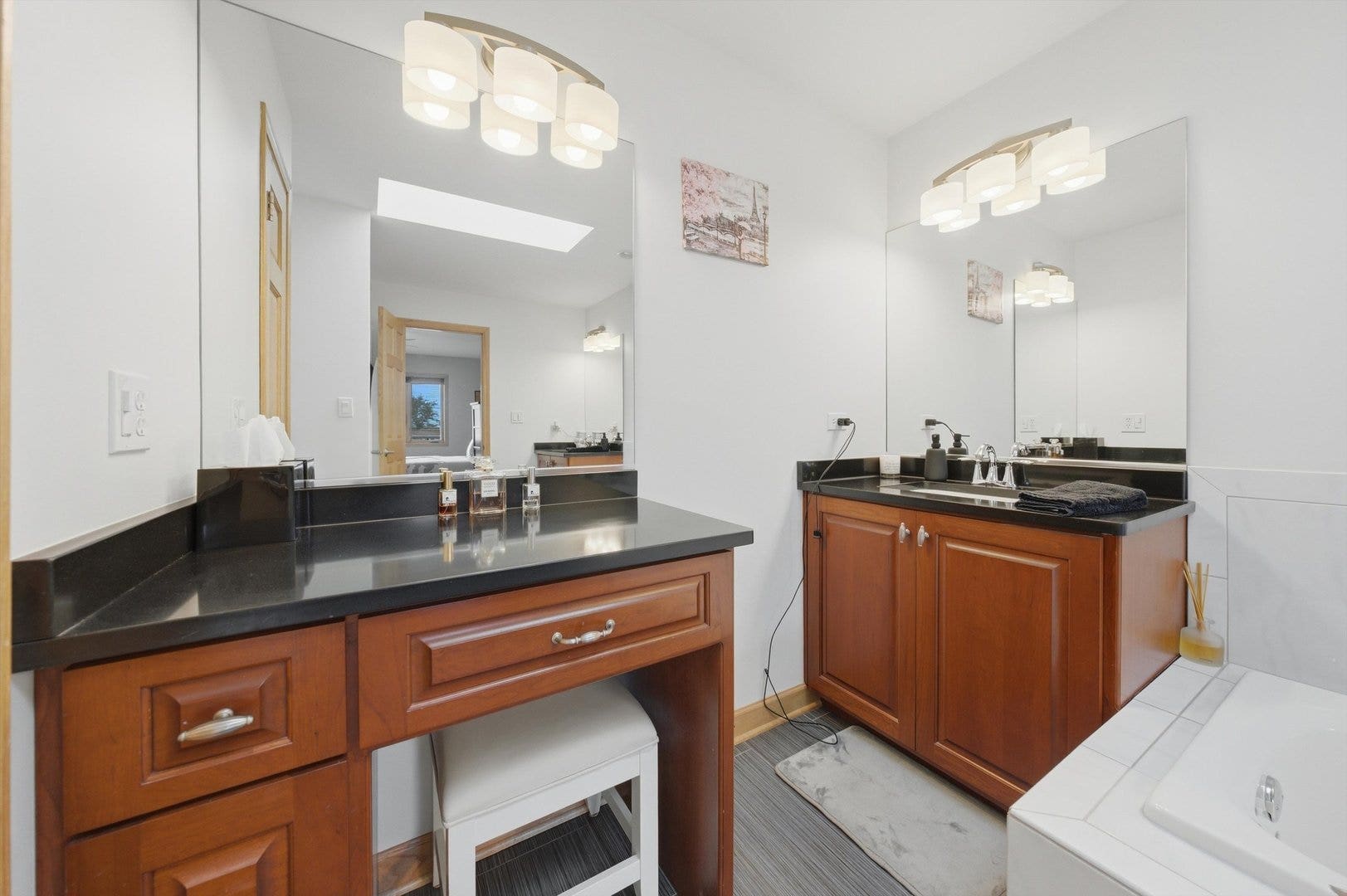 2646 S Hillock Avenue, Chicago, IL 60608 2646 S Hillock Avenue, Chicago, IL 60608