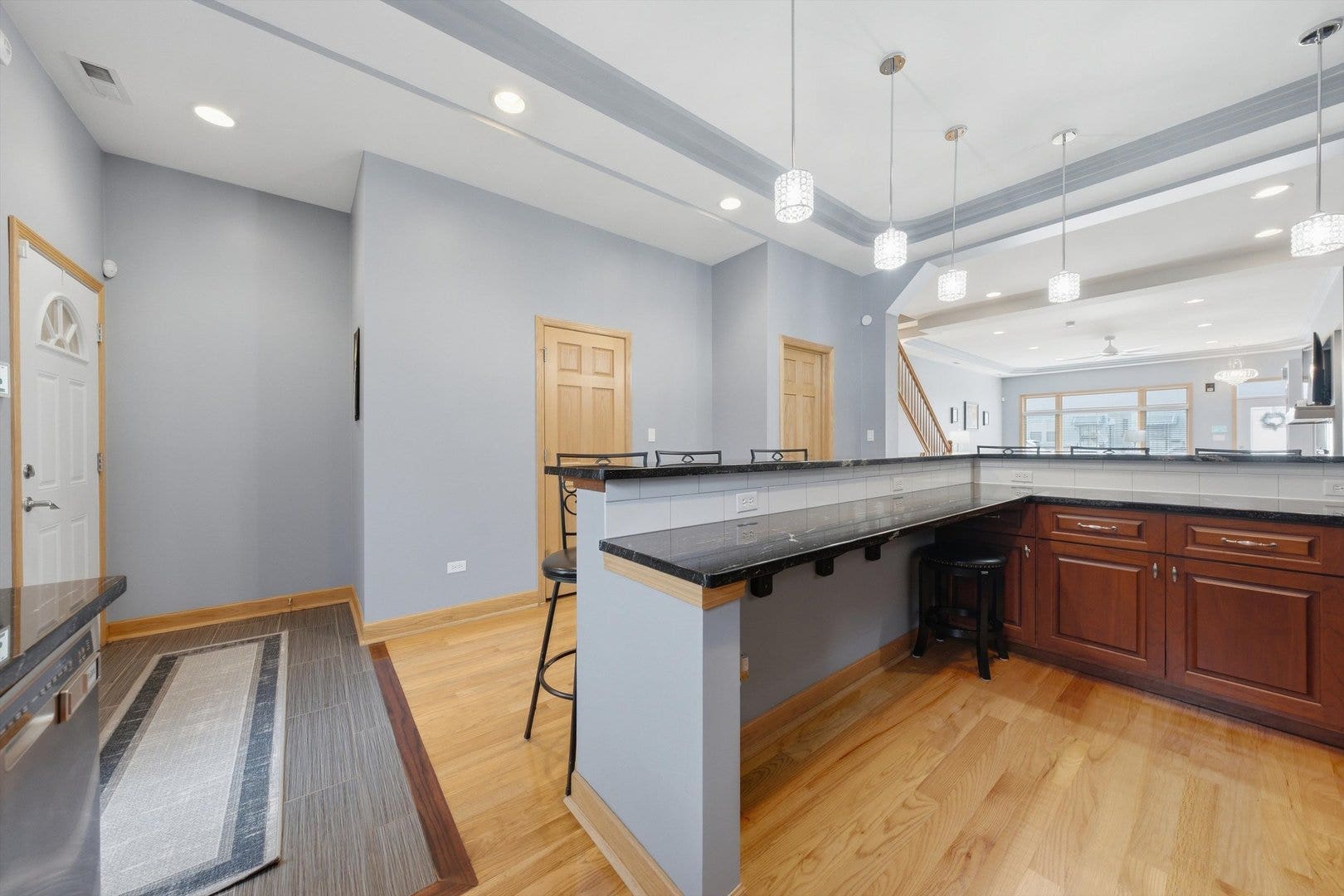 2646 S Hillock Avenue, Chicago, IL 60608 2646 S Hillock Avenue, Chicago, IL 60608