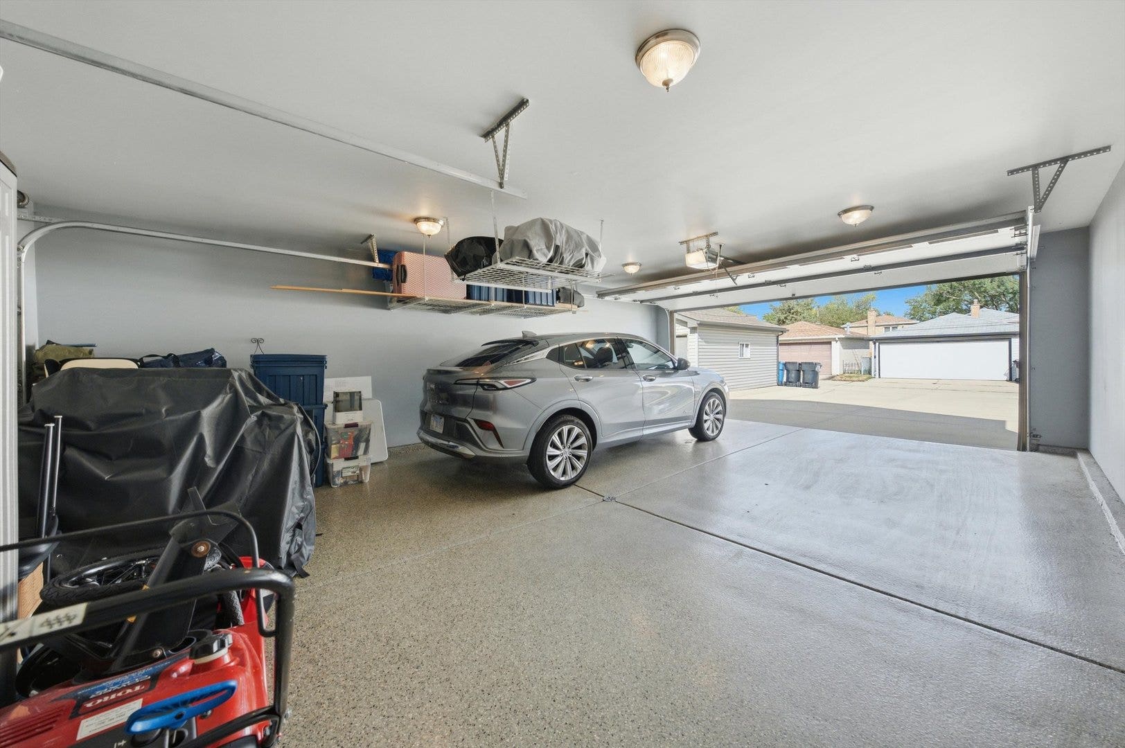 2646 S Hillock Avenue, Chicago, IL 60608 2646 S Hillock Avenue, Chicago, IL 60608