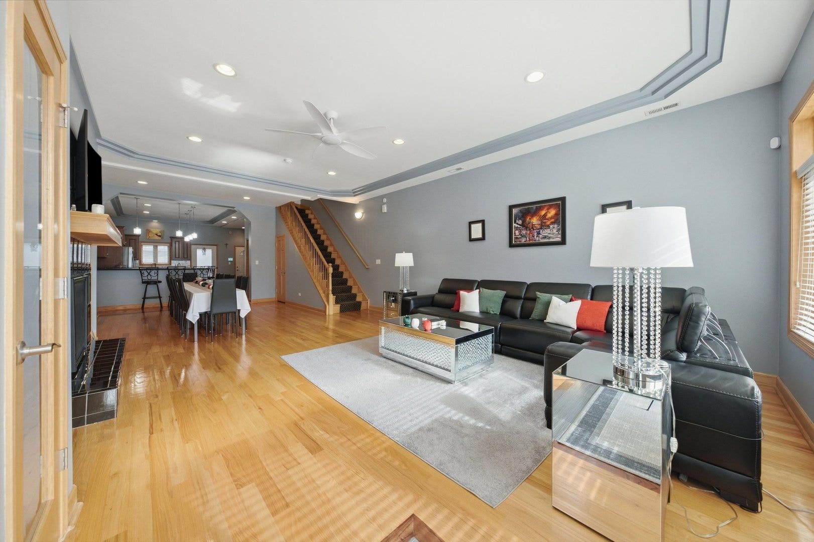 2646 S Hillock Avenue, Chicago, IL 60608 2646 S Hillock Avenue, Chicago, IL 60608