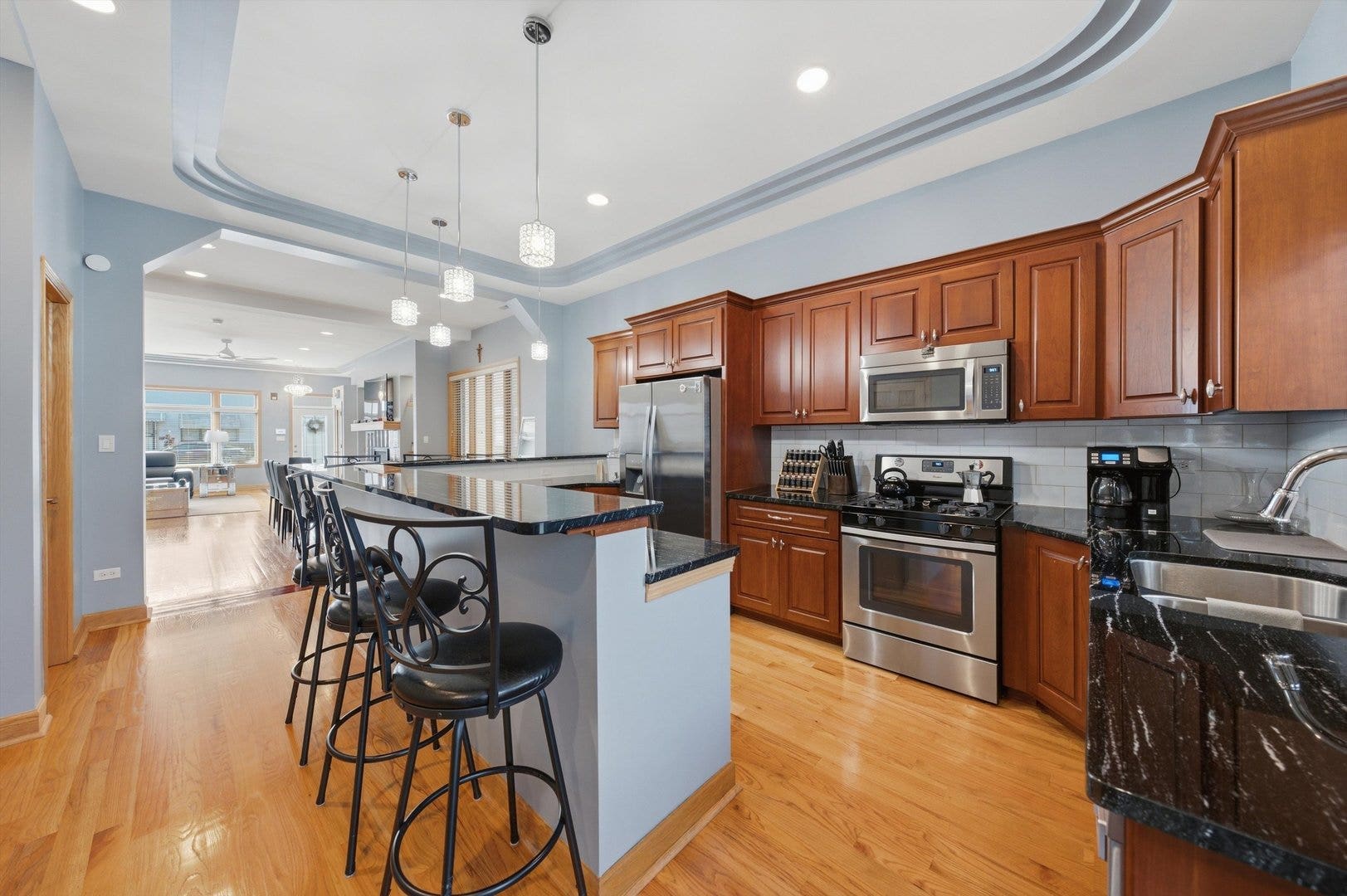 2646 S Hillock Avenue, Chicago, IL 60608 2646 S Hillock Avenue, Chicago, IL 60608