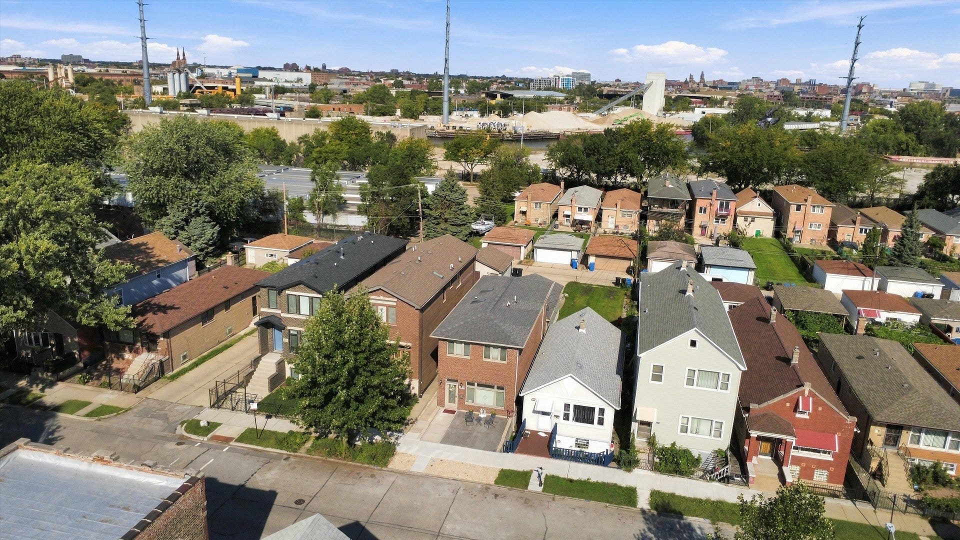 2646 S Hillock Avenue, Chicago, IL 60608 2646 S Hillock Avenue, Chicago, IL 60608