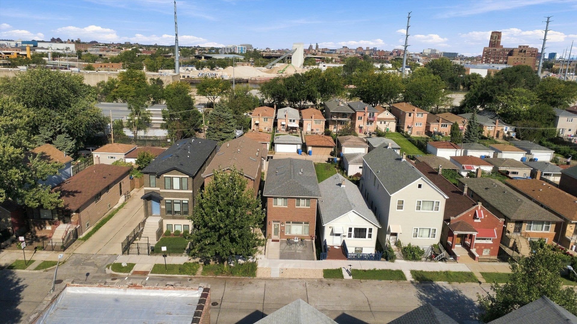 2646 S Hillock Avenue, Chicago, IL 60608 2646 S Hillock Avenue, Chicago, IL 60608
