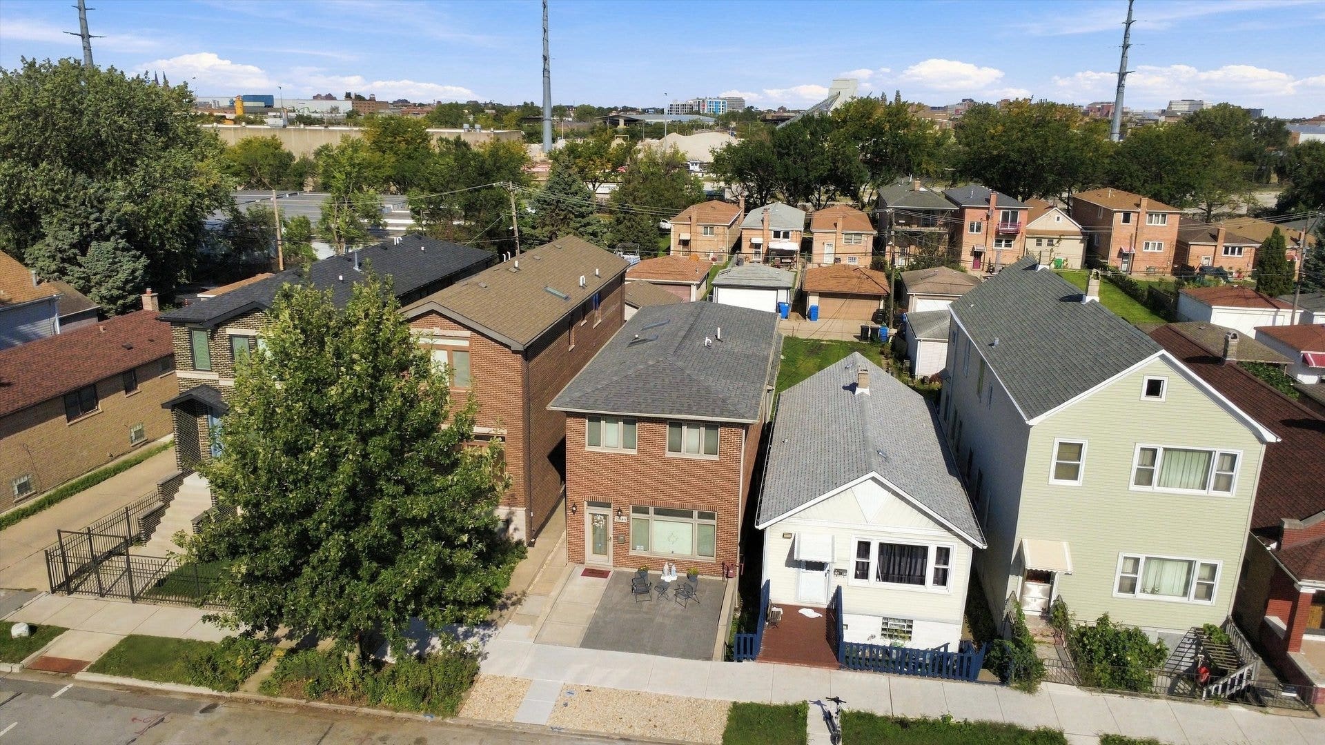 2646 S Hillock Avenue, Chicago, IL 60608 2646 S Hillock Avenue, Chicago, IL 60608