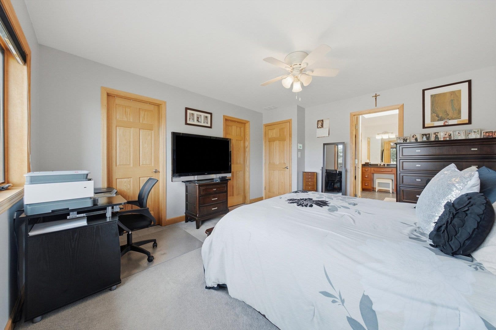 2646 S Hillock Avenue, Chicago, IL 60608 2646 S Hillock Avenue, Chicago, IL 60608