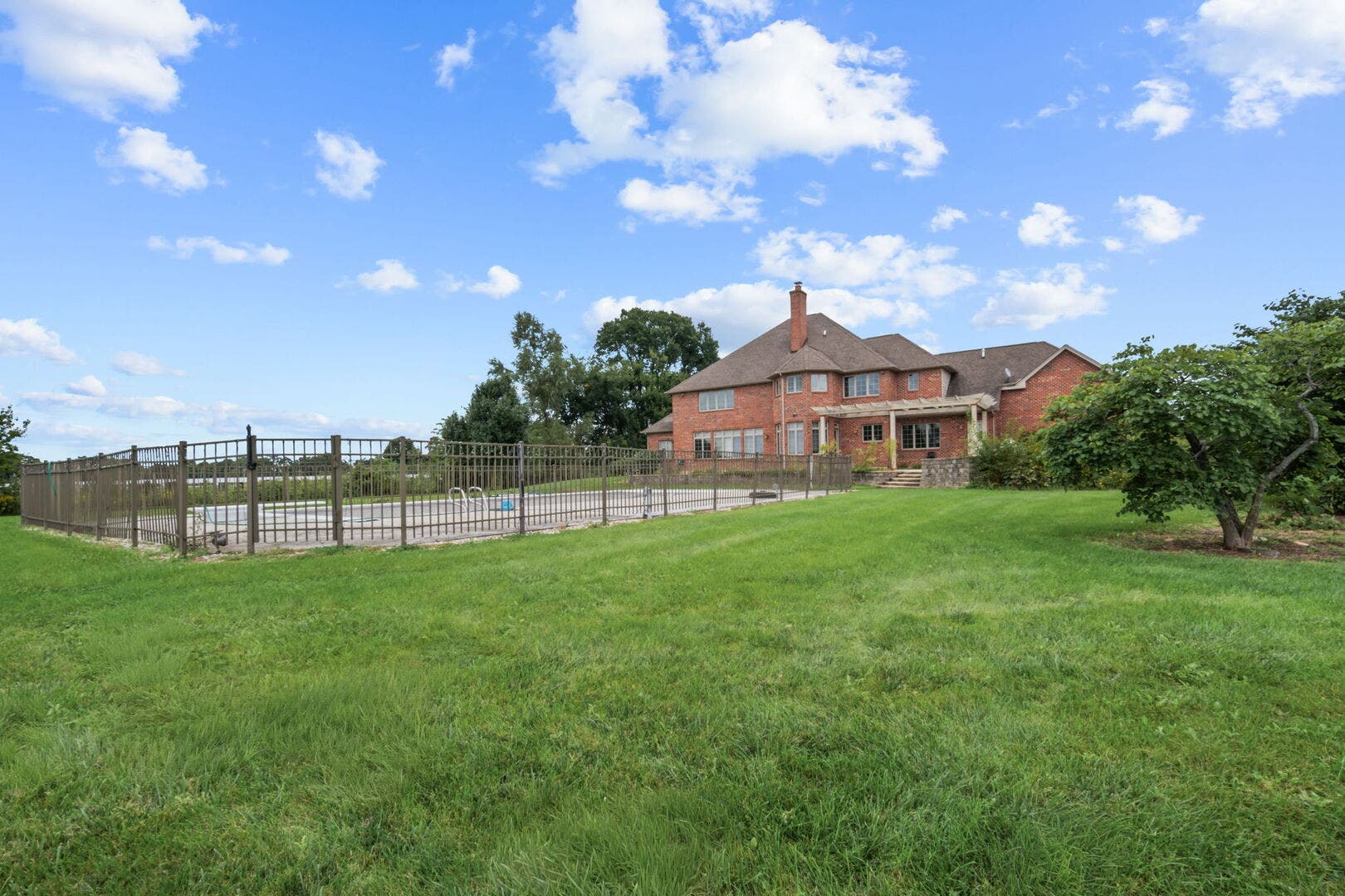 11N720 Muirhead Road, Elgin, IL 60124 11N720 Muirhead Road, Elgin, IL 60124