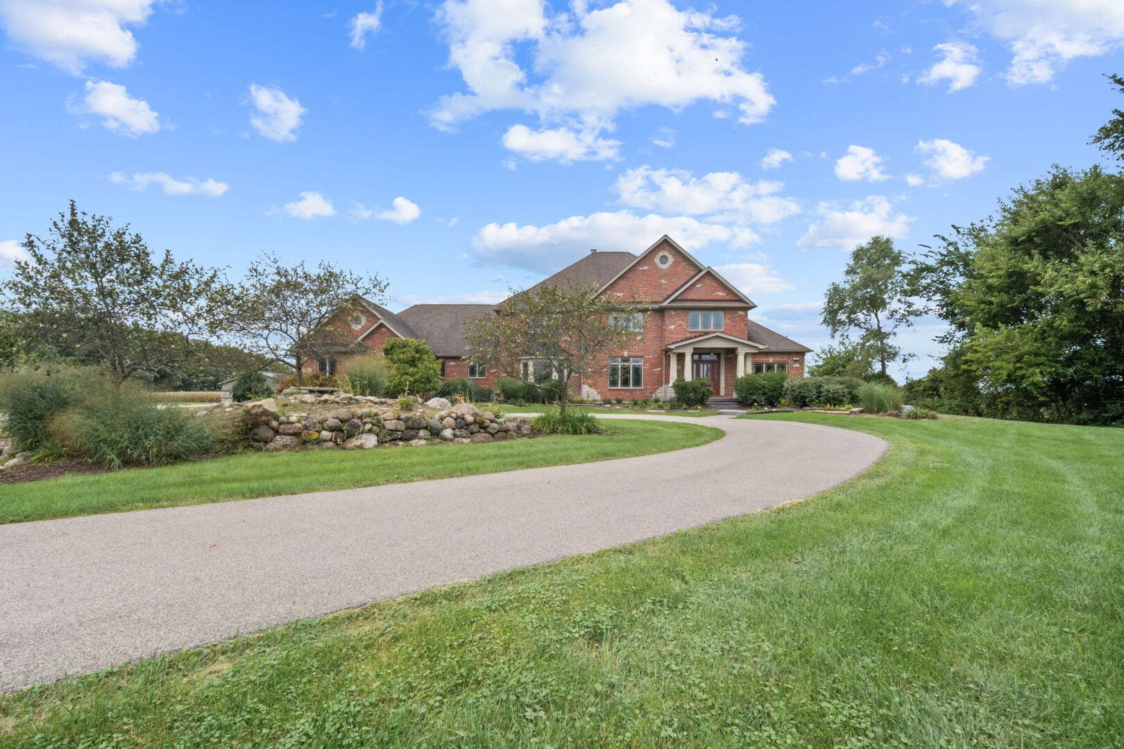 11N720 Muirhead Road, Elgin, IL 60124 11N720 Muirhead Road, Elgin, IL 60124