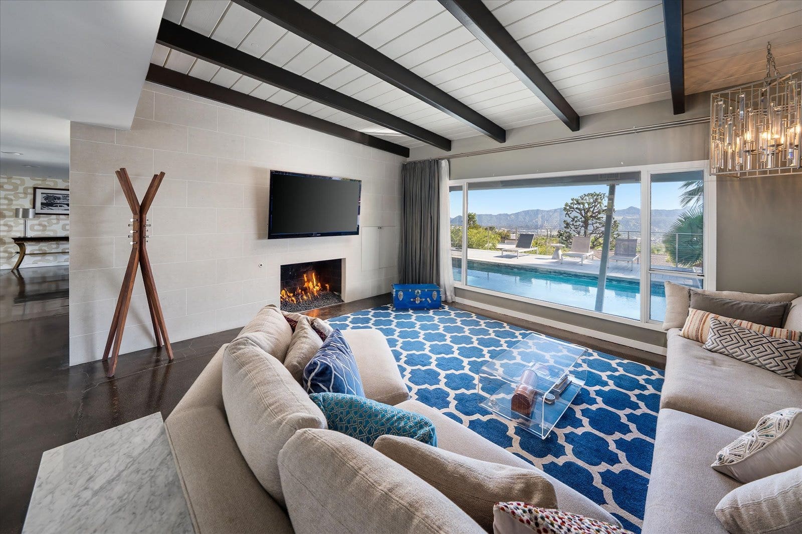1900 Ransom Road, Glendale, CA 91202 1900 Ransom Road, Glendale, CA 91202