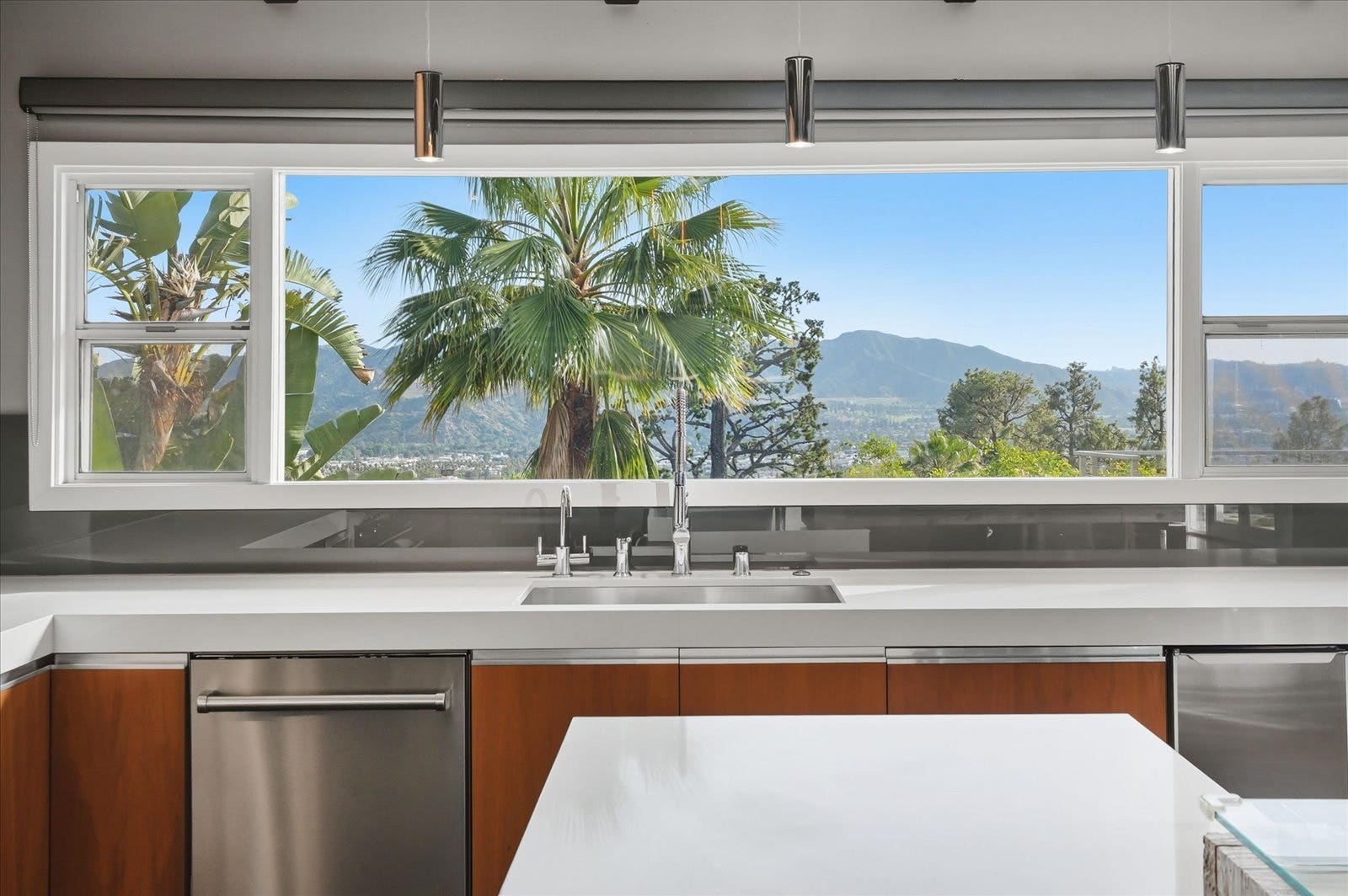 1900 Ransom Road, Glendale, CA 91202 1900 Ransom Road, Glendale, CA 91202