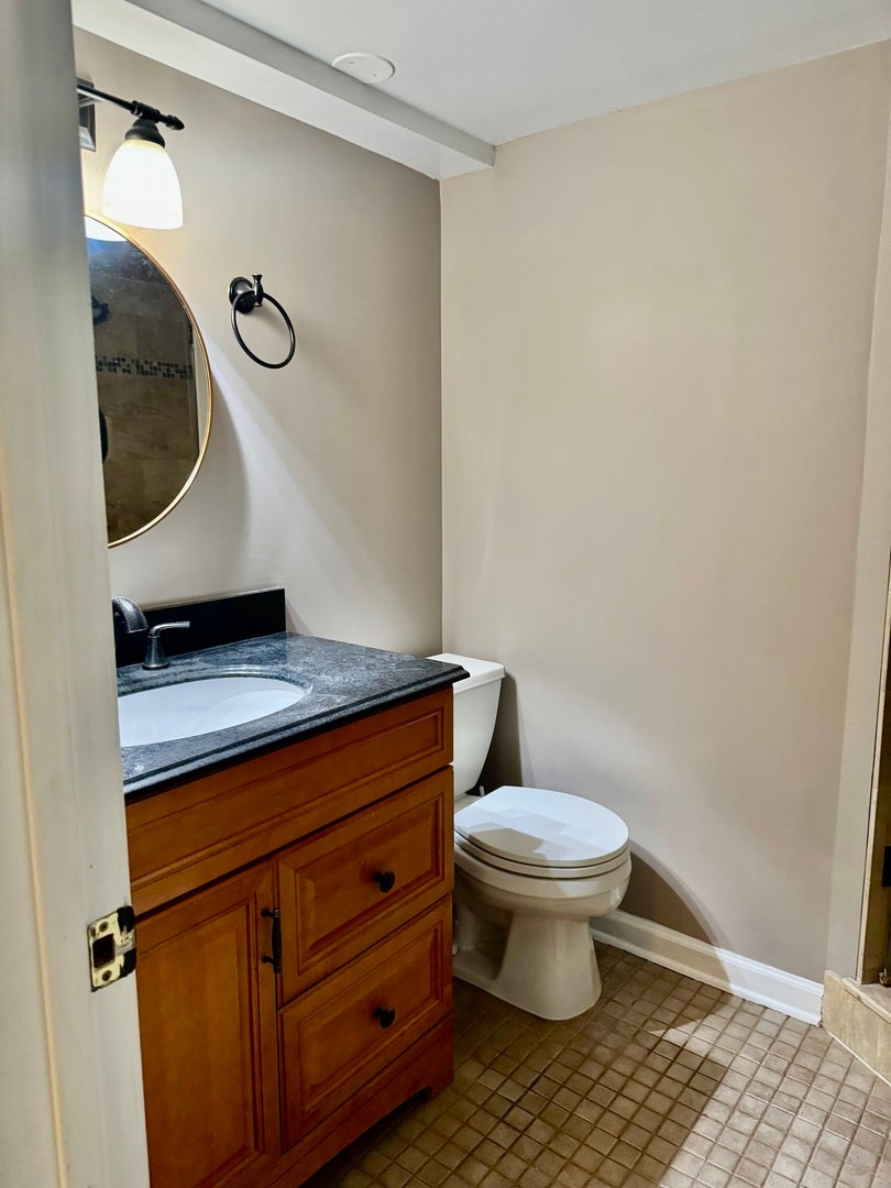 921 Chicago Avenue, Downers Grove, IL 60515 921 Chicago Avenue, Downers Grove, IL 60515