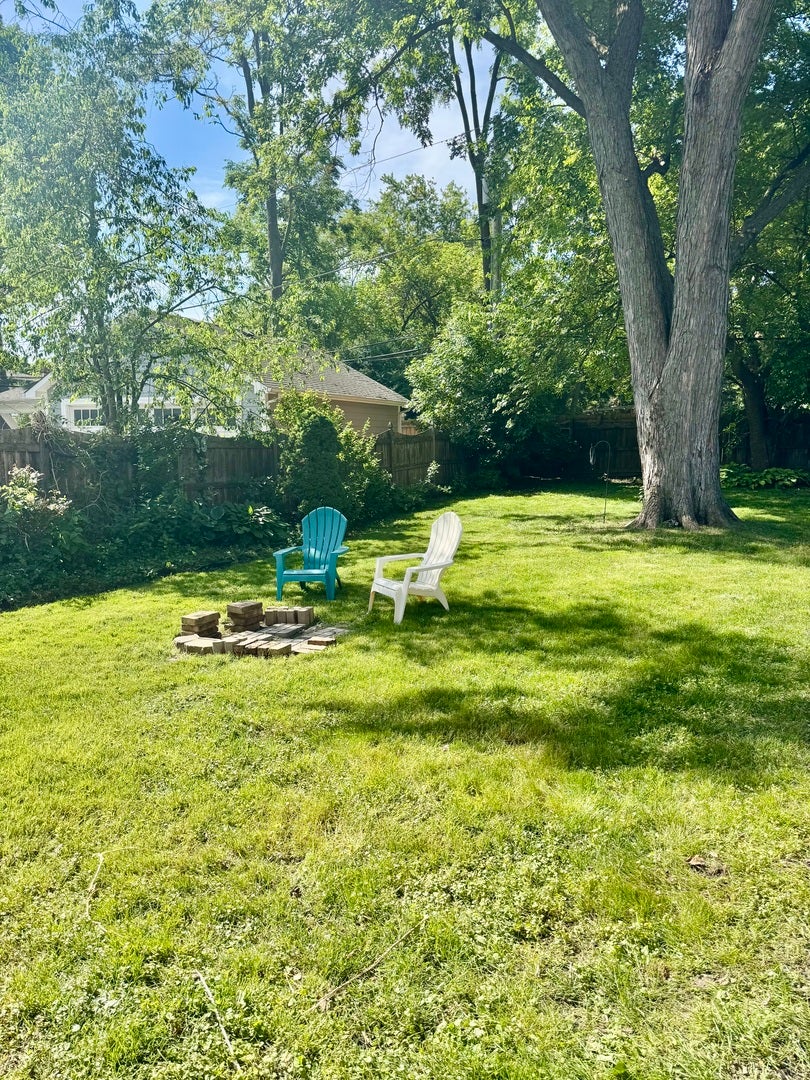 921 Chicago Avenue, Downers Grove, IL 60515 921 Chicago Avenue, Downers Grove, IL 60515