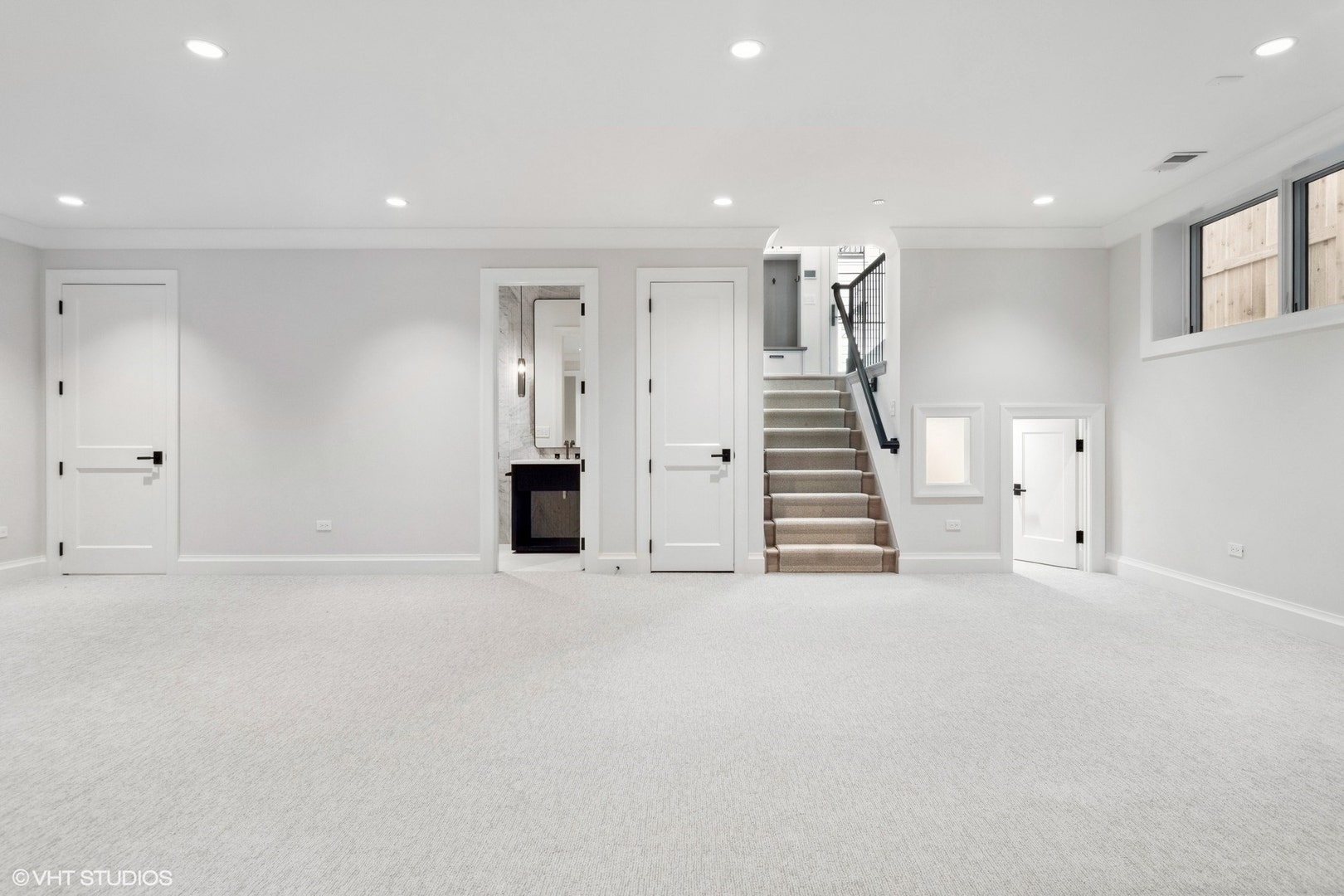 2163 W Windsor Avenue, Chicago, IL 60625 Lower Level