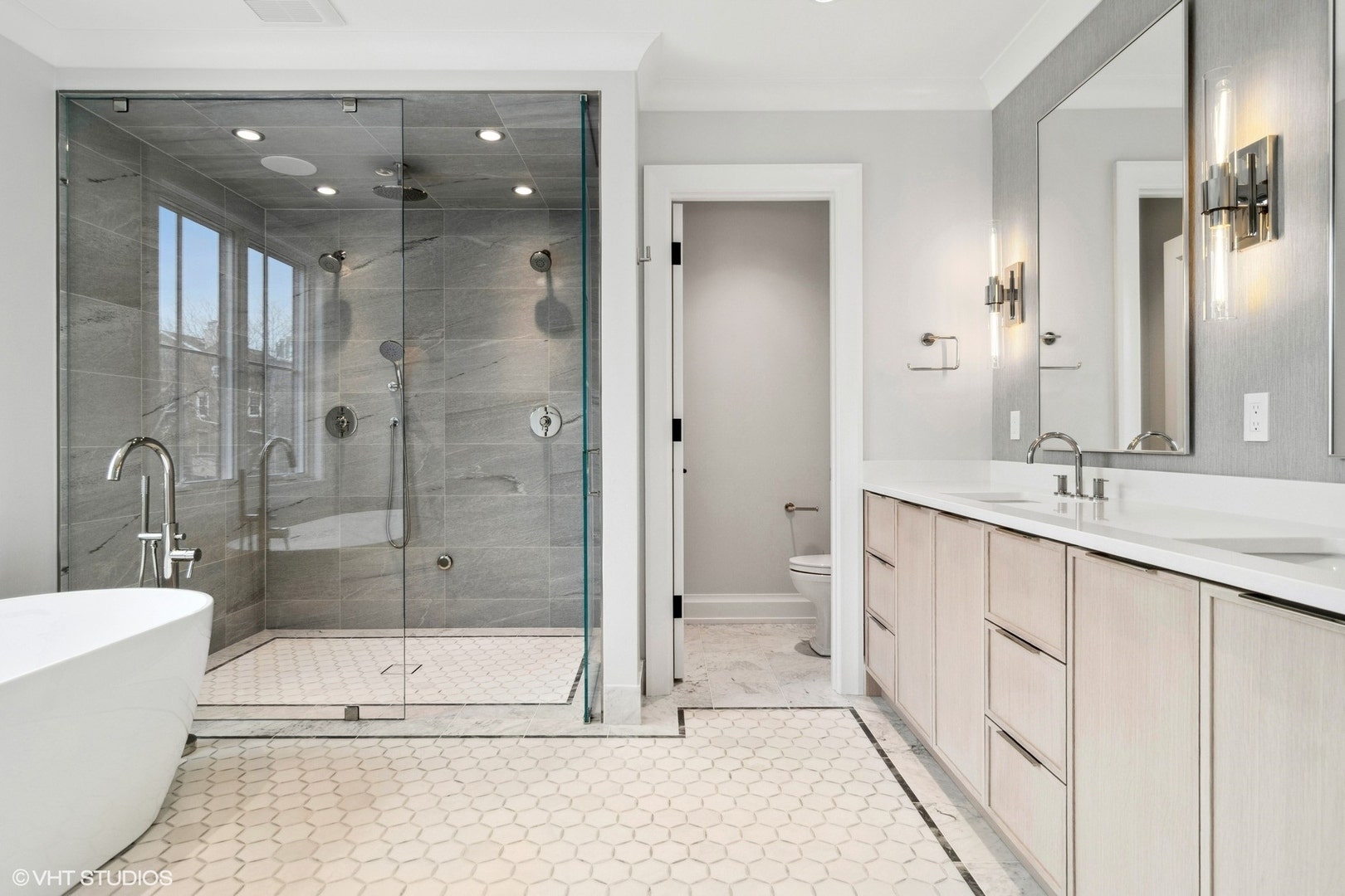 2163 W Windsor Avenue, Chicago, IL 60625 2163 W Windsor Avenue, Chicago, IL 60625
