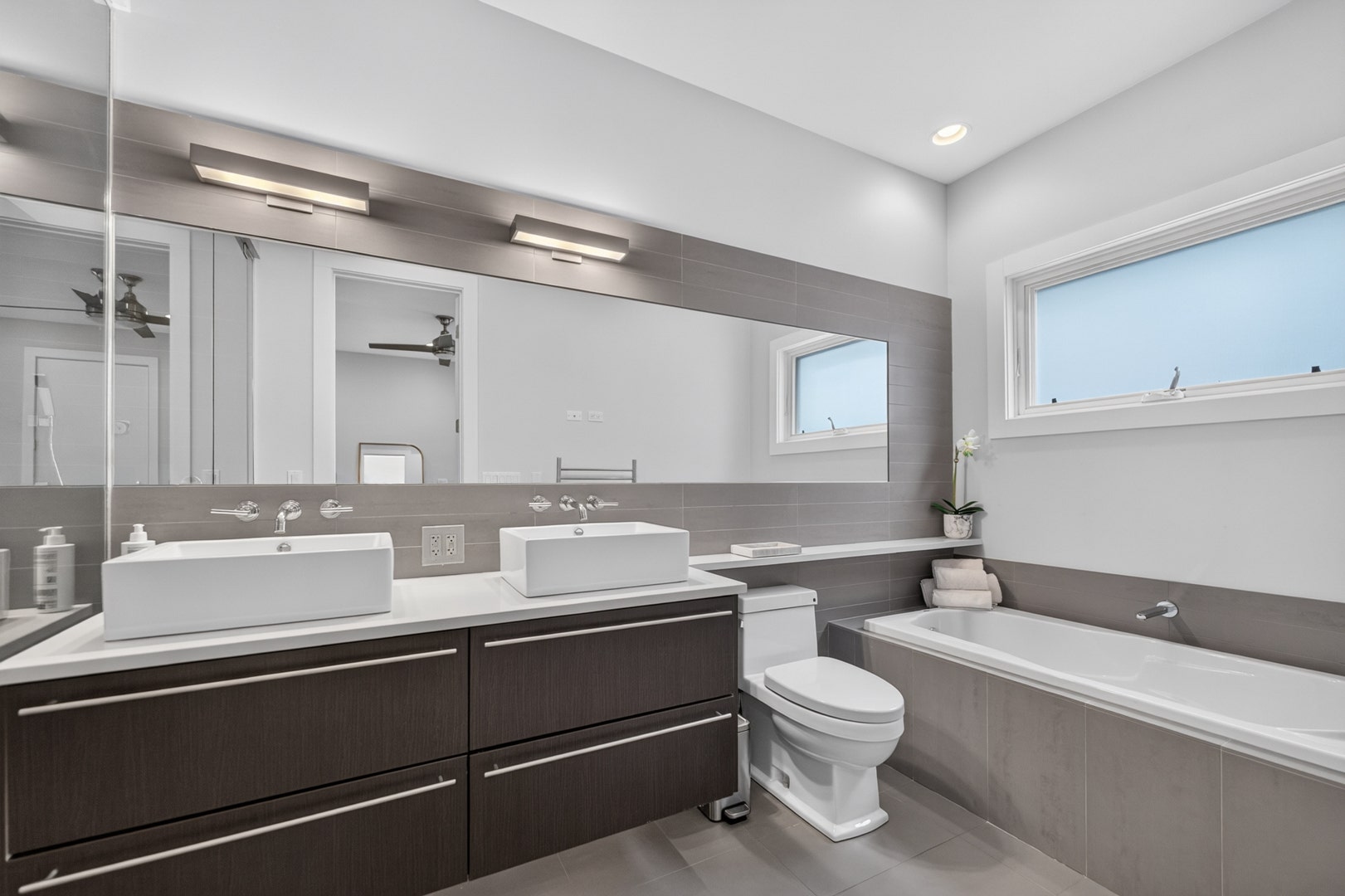 2012 W Shakespeare Avenue, #1, Chicago, IL 60647 2012 W Shakespeare Avenue, #1, Chicago, IL 60647