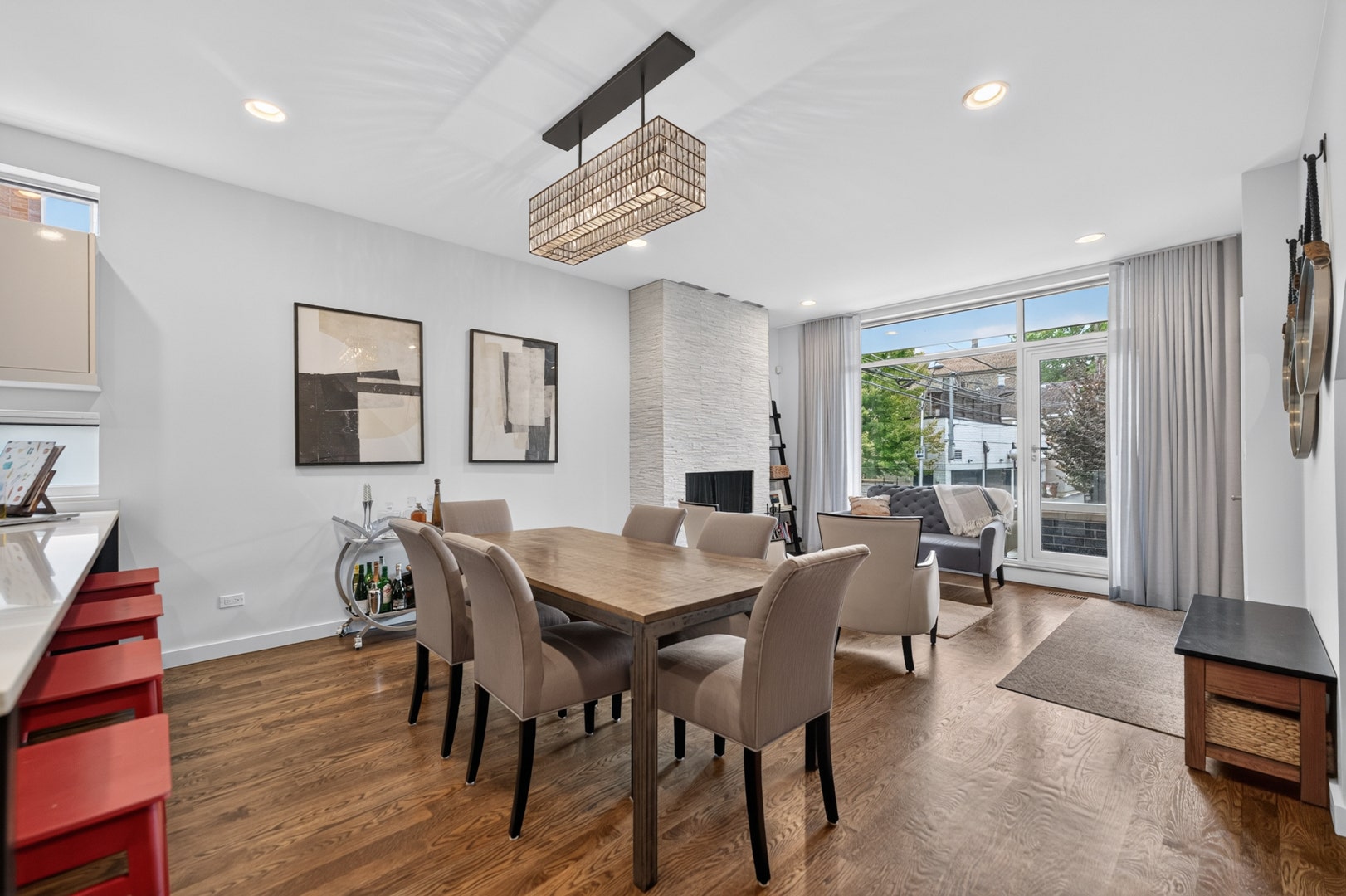 2012 W Shakespeare Avenue, #1, Chicago, IL 60647 2012 W Shakespeare Avenue, #1, Chicago, IL 60647