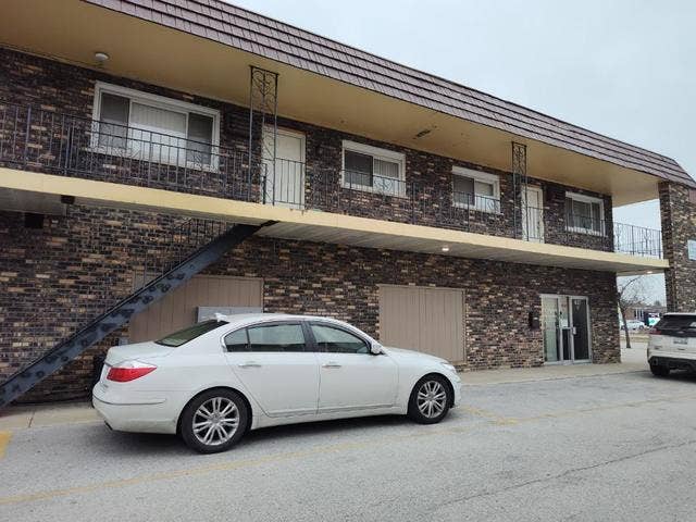 Property photo for 7840 W 103 Street, #8, Palos Hills, IL