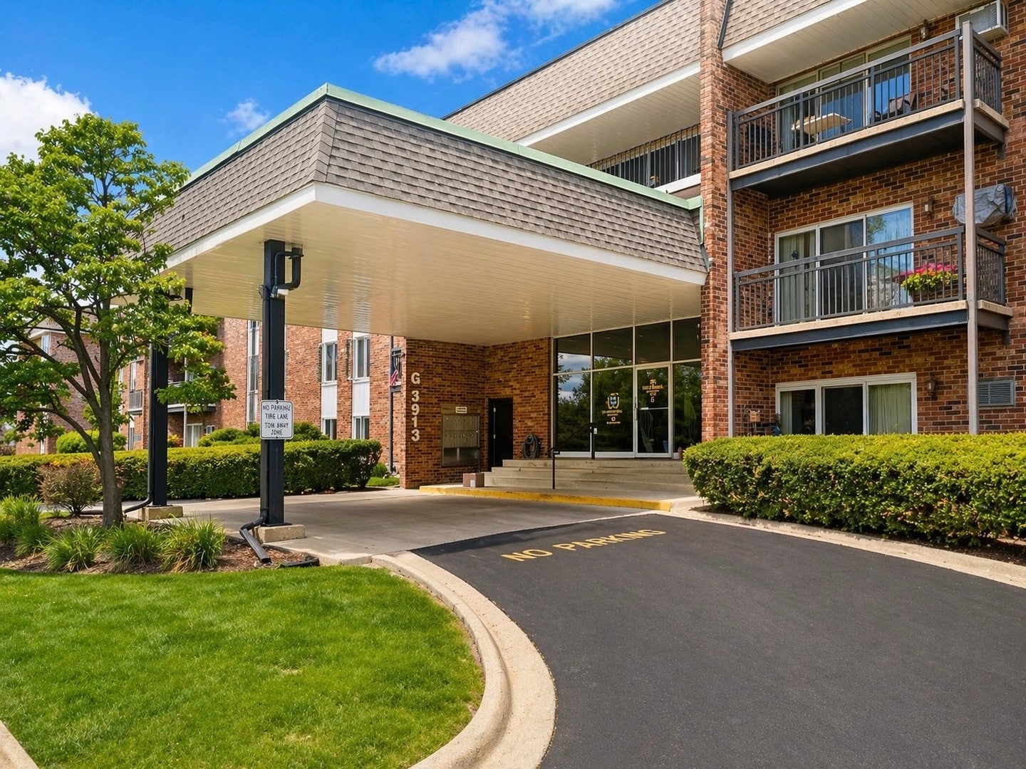 3913 Saratoga Avenue, #117, Downers Grove, IL 60515 3913 Saratoga Avenue, #117, Downers Grove, IL 60515