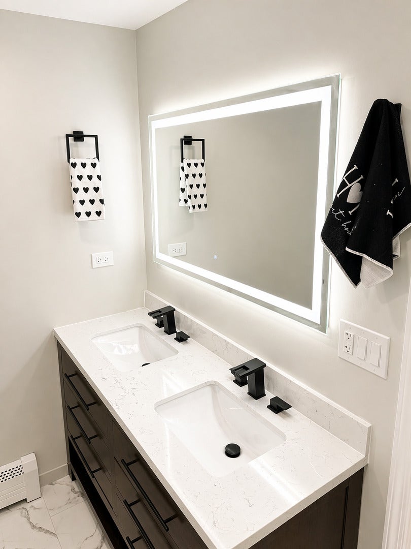 3913 Saratoga Avenue, #117, Downers Grove, IL 60515 3913 Saratoga Avenue, #117, Downers Grove, IL 60515