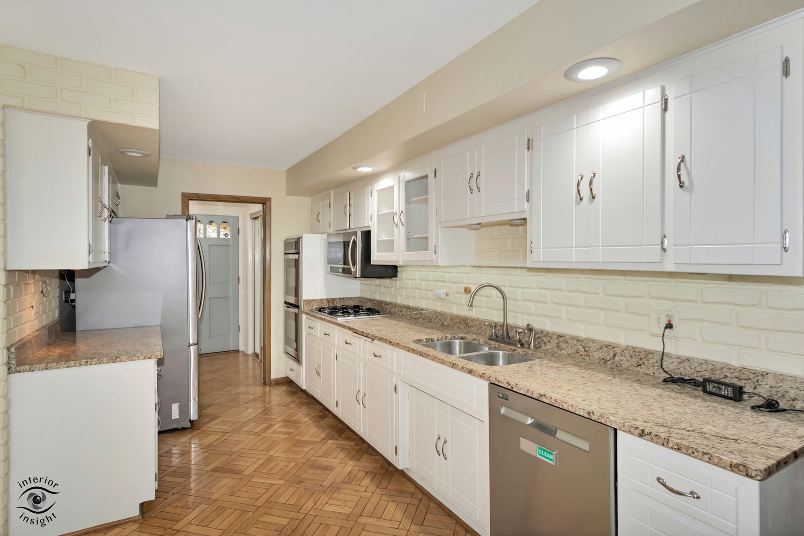 7530 Hemlock Drive, Orland Park, IL 60462 7530 Hemlock Drive, Orland Park, IL 60462
