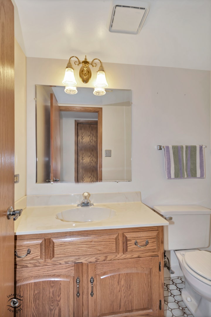 15718 Chapel Hill Road, Orland Park, IL 60462