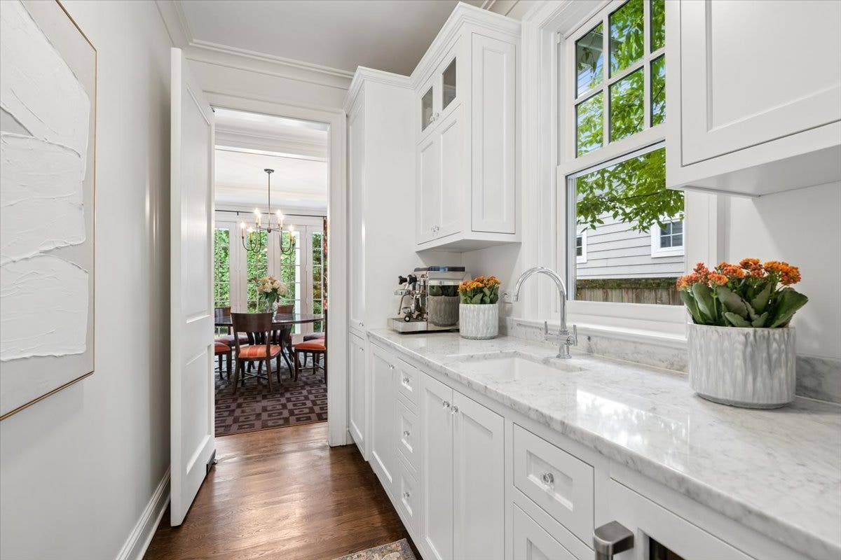 252 Myrtle Street, Winnetka, IL 60093 252 Myrtle Street, Winnetka, IL 60093