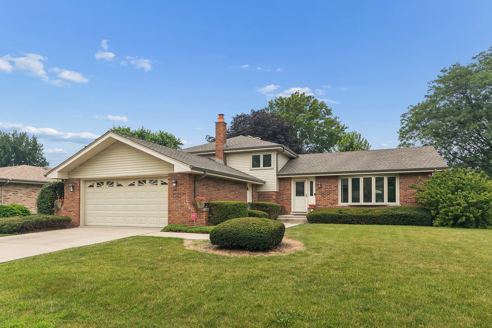 15208 Royal Foxhunt Road, Orland Park, IL 60462