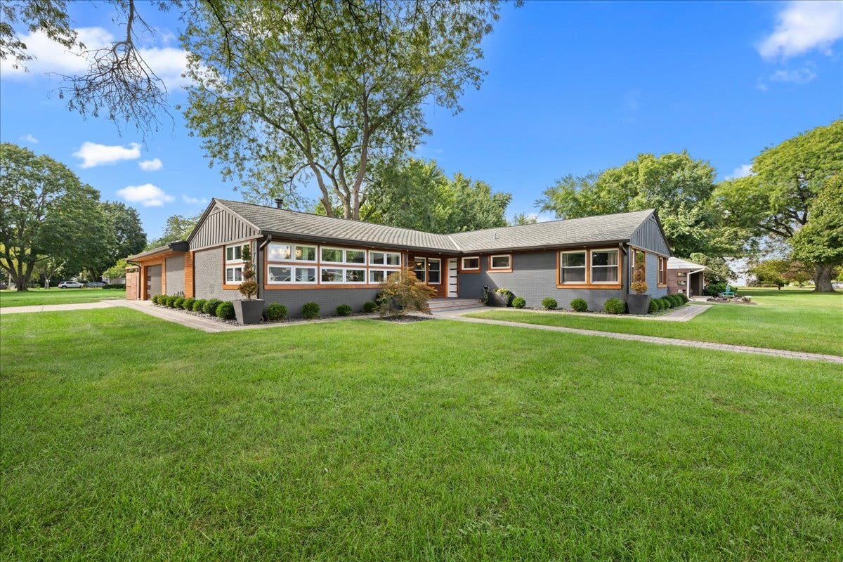 1720 Garfield Avenue, Aurora, IL 60506 1720 Garfield Avenue, Aurora, IL 60506