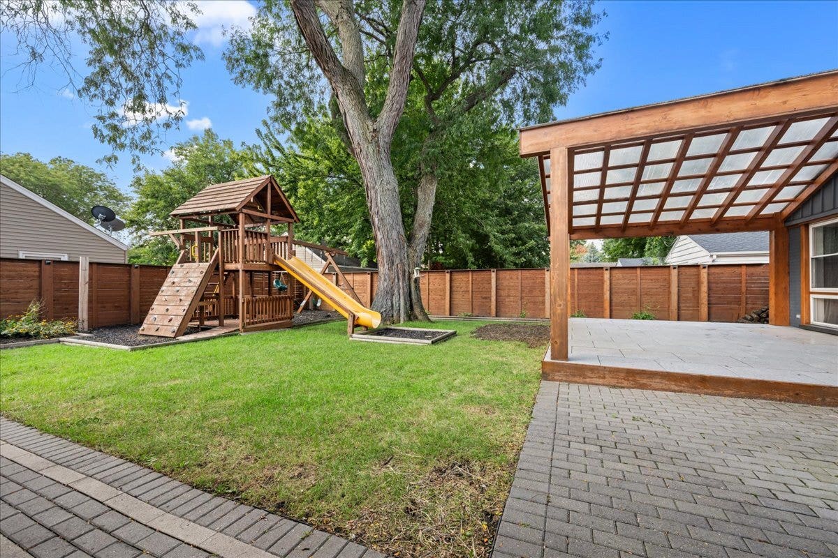 1720 Garfield Avenue, Aurora, IL 60506 1720 Garfield Avenue, Aurora, IL 60506