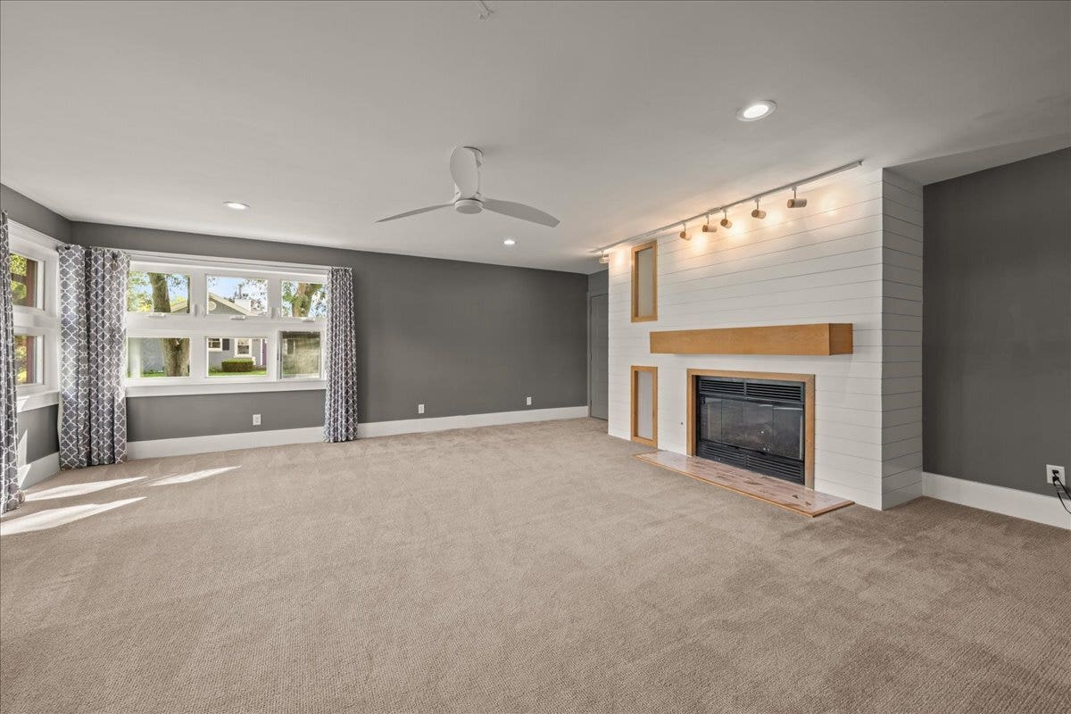 1720 Garfield Avenue, Aurora, IL 60506 1720 Garfield Avenue, Aurora, IL 60506