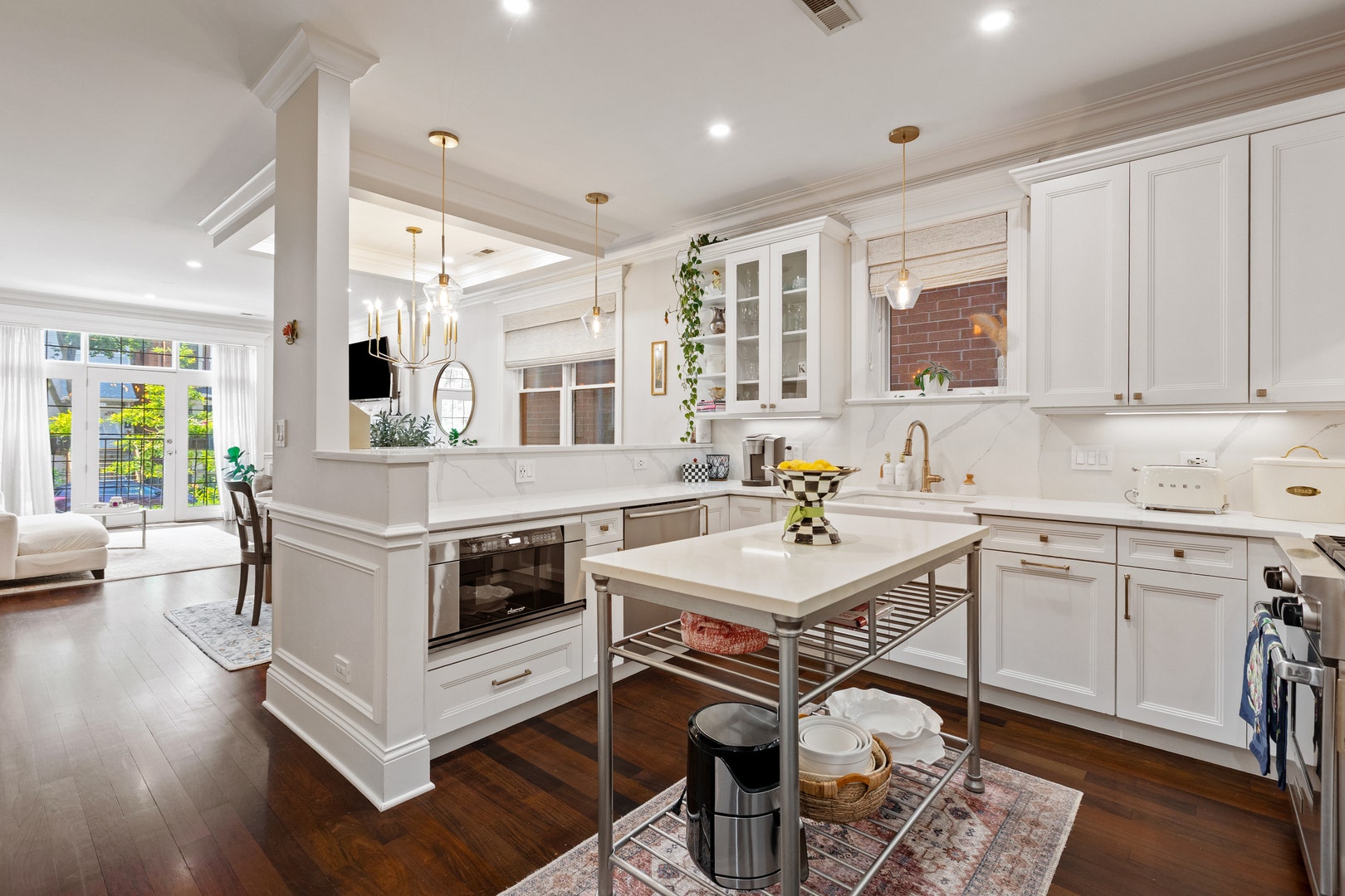 3921 N Greenview Avenue, #1, Chicago, IL 60613