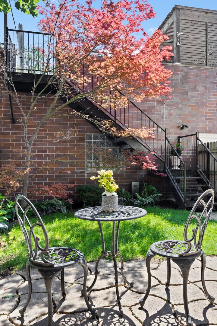3921 N Greenview Avenue, #1, Chicago, IL 60613