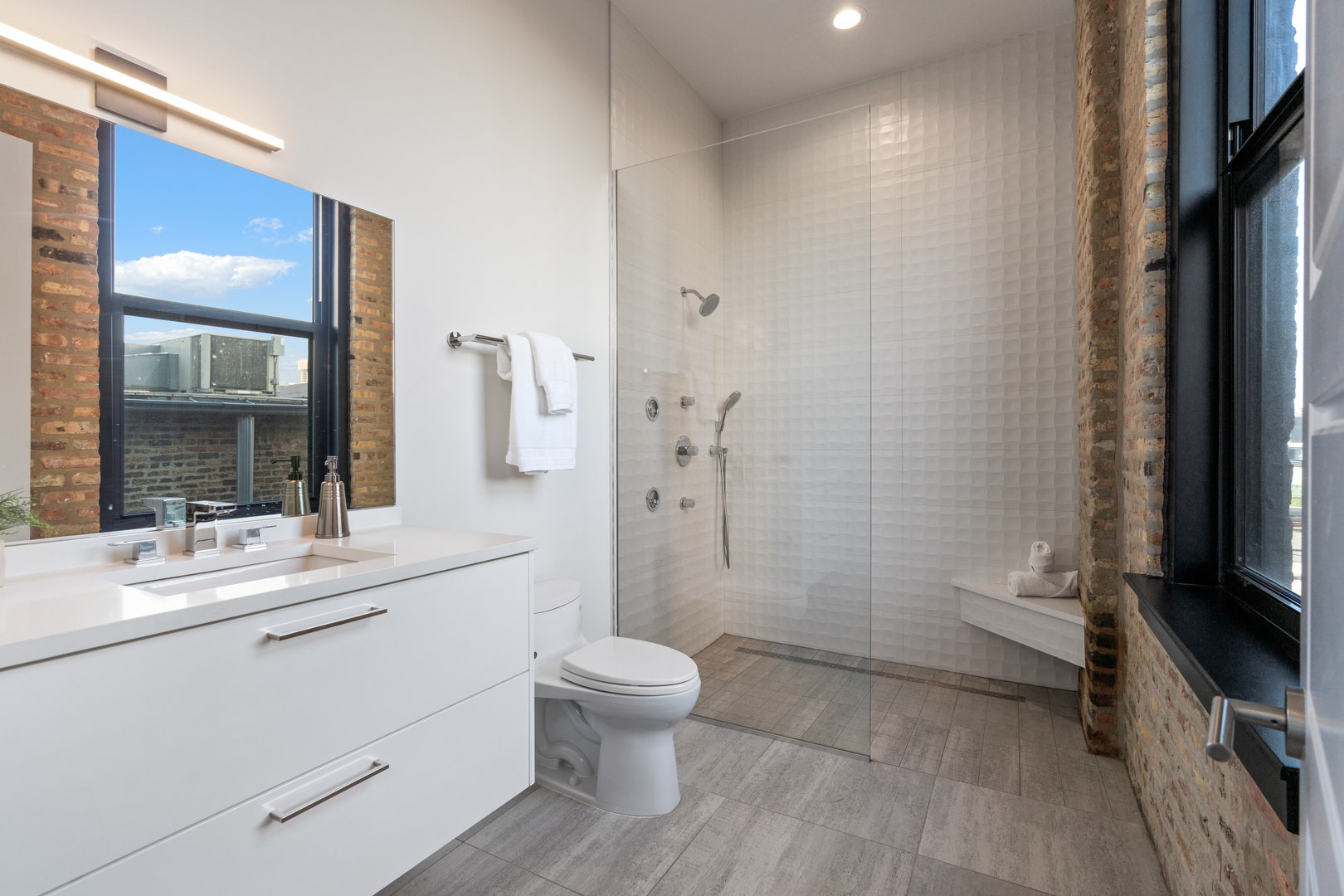 401 N Aberdeen Street, #4N, Chicago, IL 60642 401 N Aberdeen Street, #4N, Chicago, IL 60642
