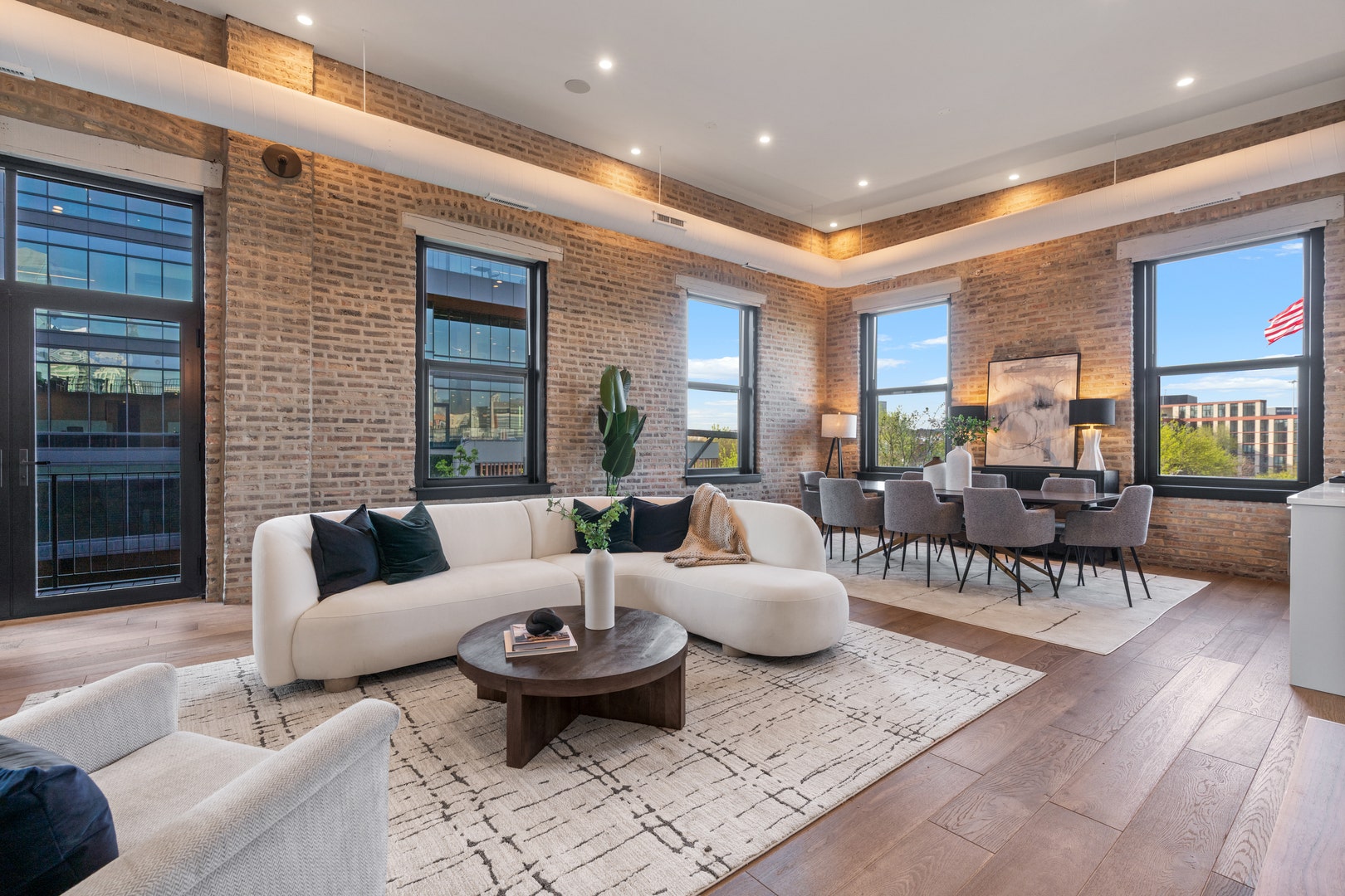 401 N Aberdeen Street, #4N, Chicago, IL 60642 401 N Aberdeen Street, #4N, Chicago, IL 60642