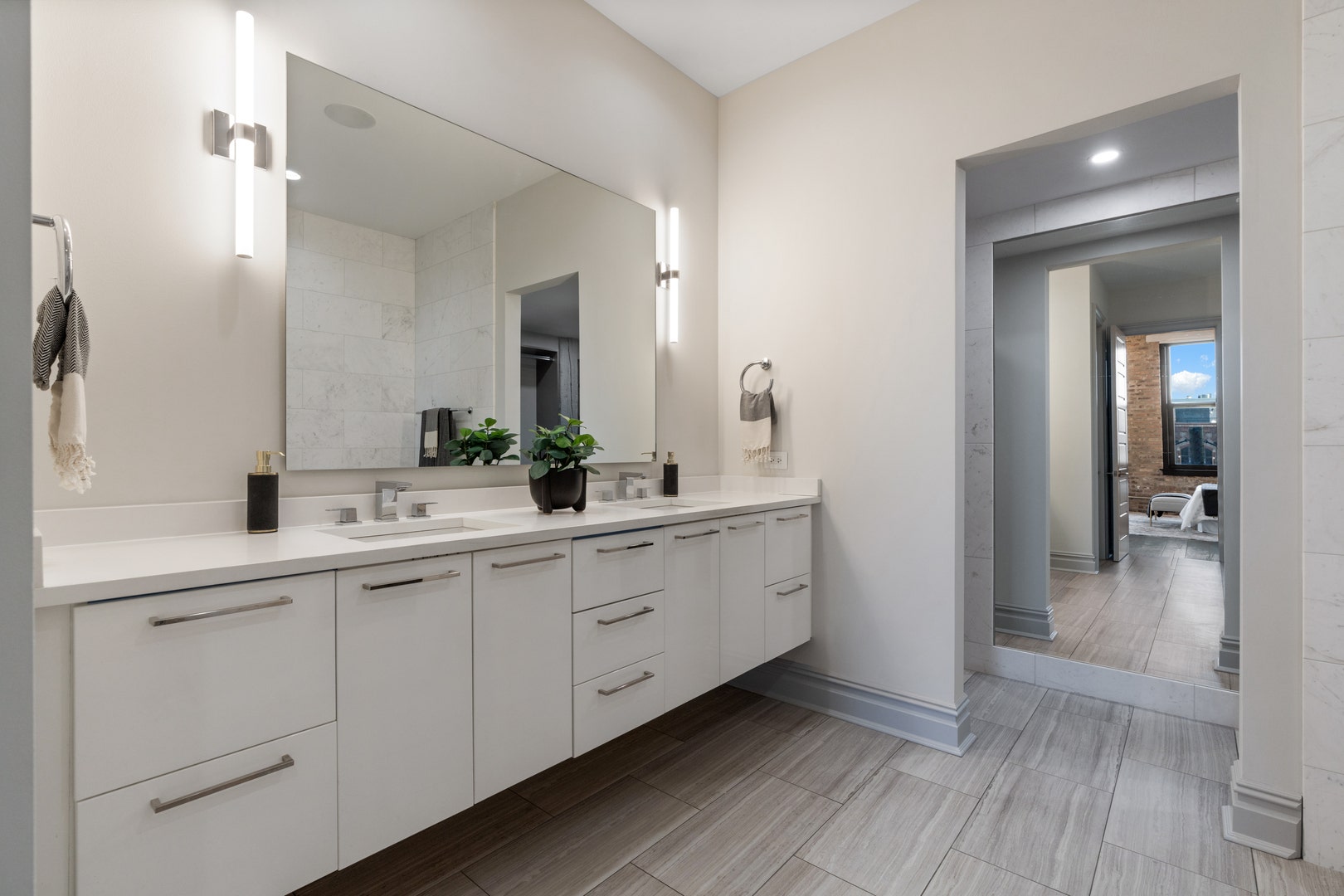 401 N Aberdeen Street, #4N, Chicago, IL 60642 401 N Aberdeen Street, #4N, Chicago, IL 60642