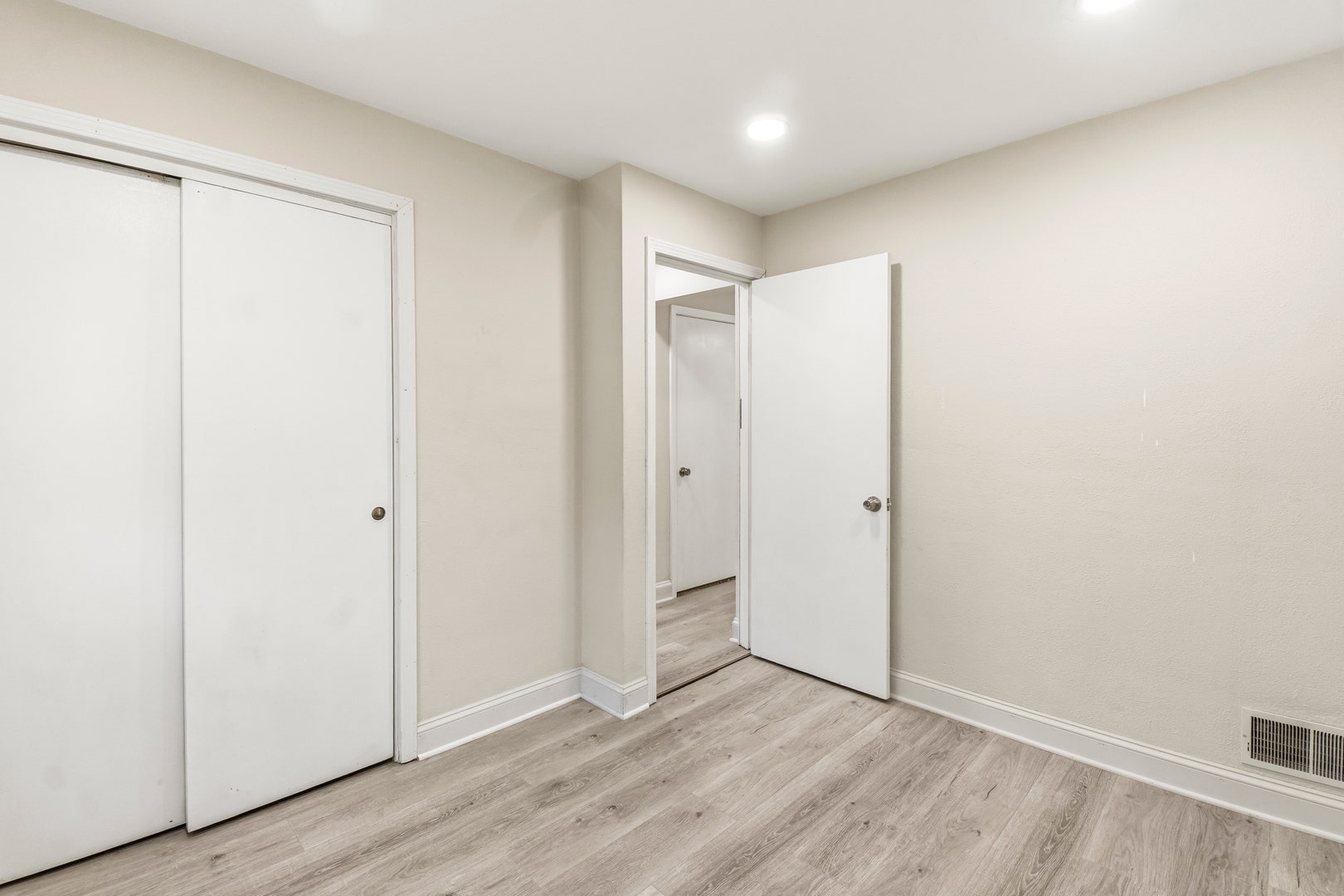1209 Colorado Avenue, Joliet, IL 60435