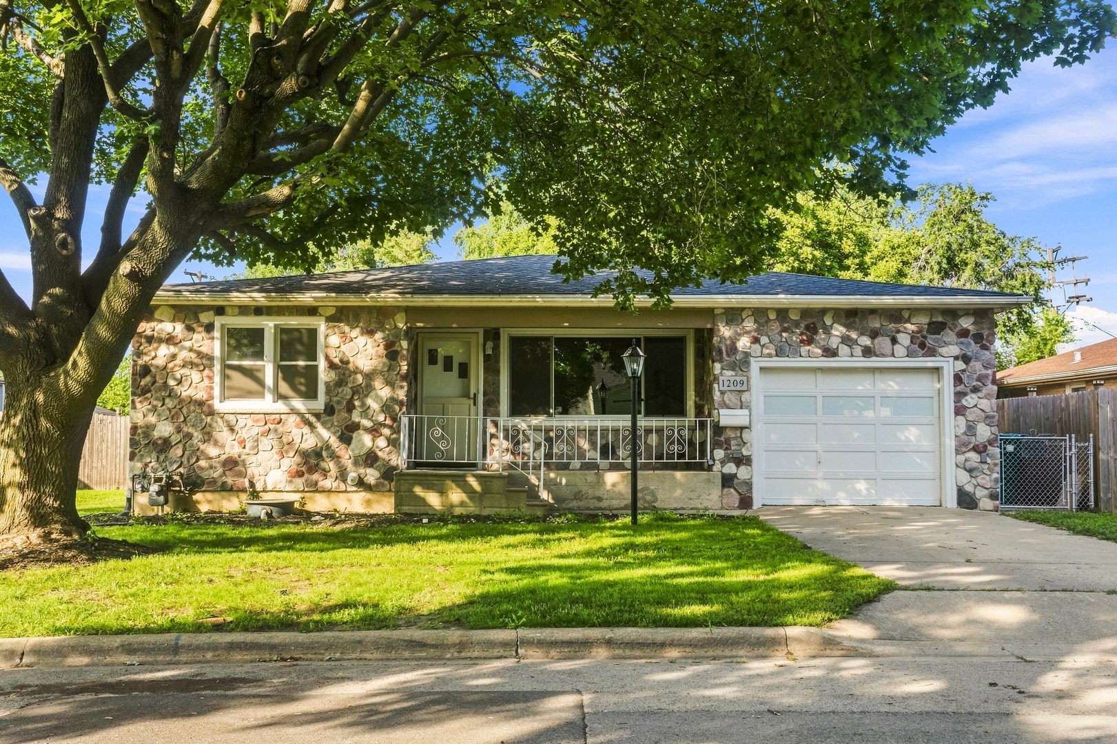 1209 Colorado Avenue, Joliet, IL 60435