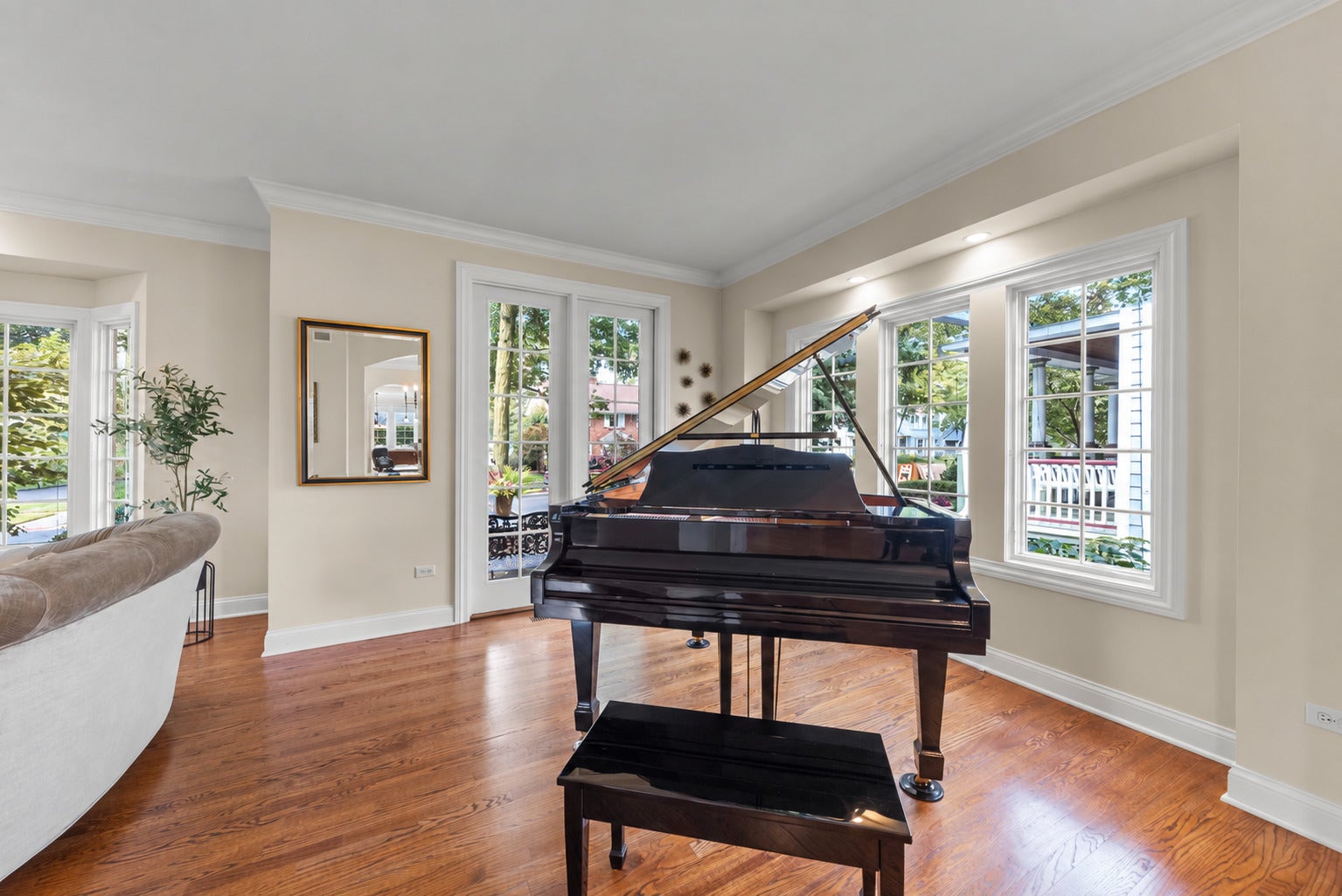706 N Ellsworth Street, Naperville, IL 60563
