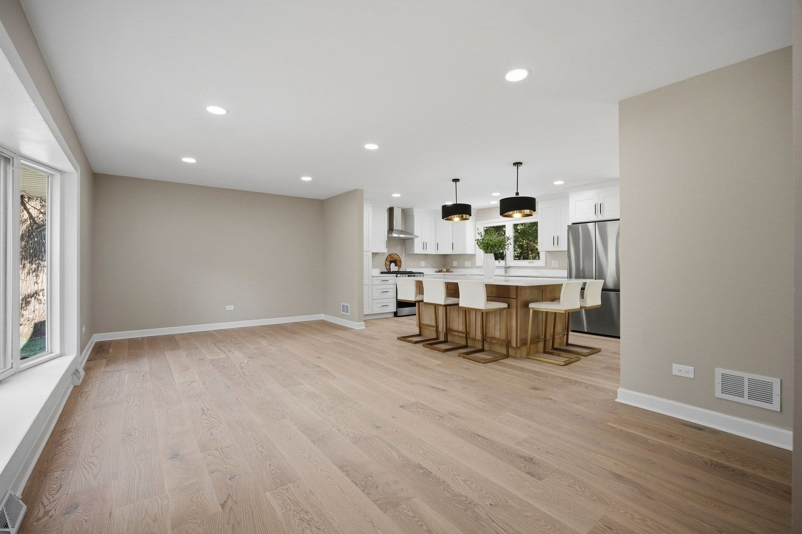 8009 Winter Circle, Downers Grove, IL 60516 8009 Winter Circle, Downers Grove, IL 60516