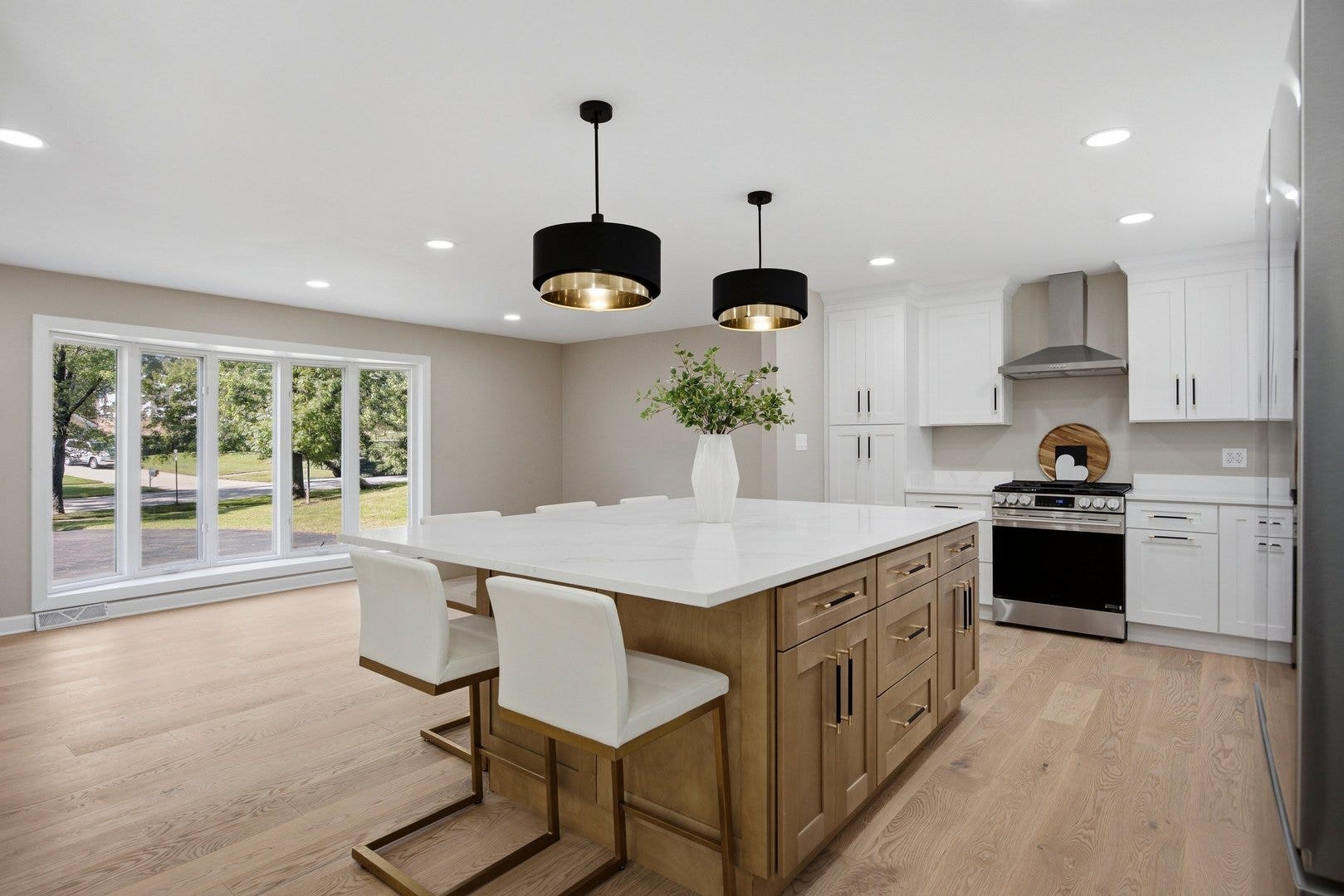 8009 Winter Circle, Downers Grove, IL 60516 8009 Winter Circle, Downers Grove, IL 60516