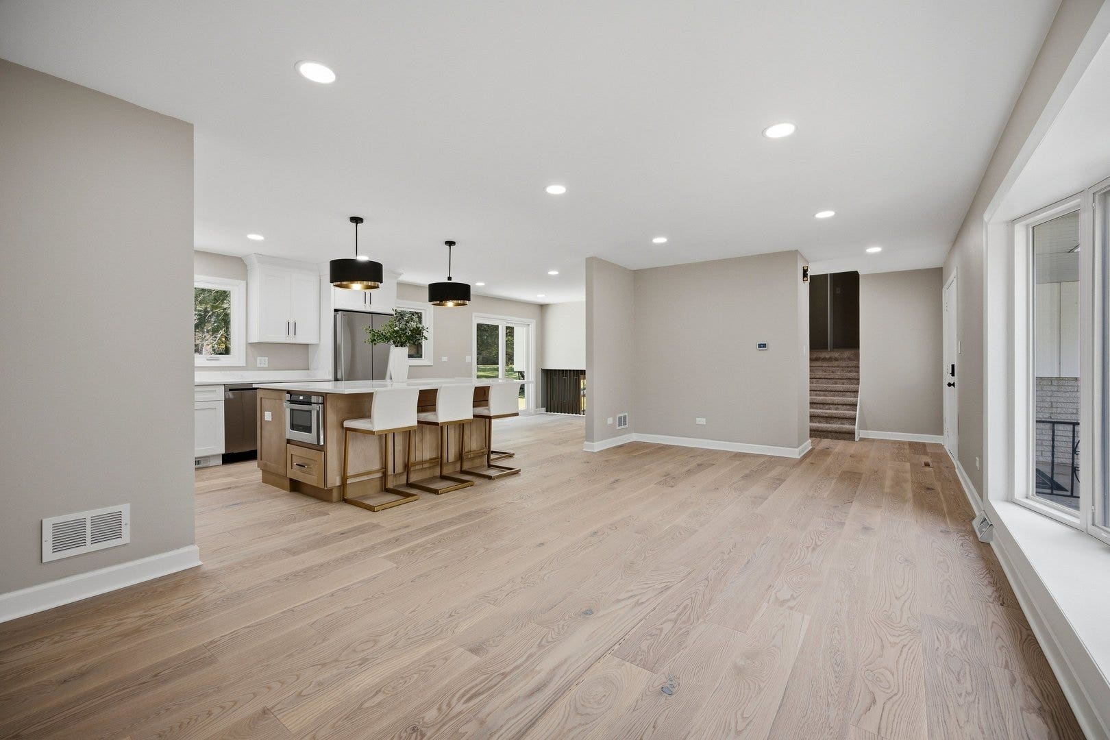 8009 Winter Circle, Downers Grove, IL 60516 8009 Winter Circle, Downers Grove, IL 60516