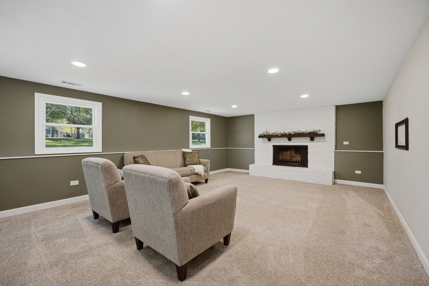 8009 Winter Circle, Downers Grove, IL 60516 8009 Winter Circle, Downers Grove, IL 60516