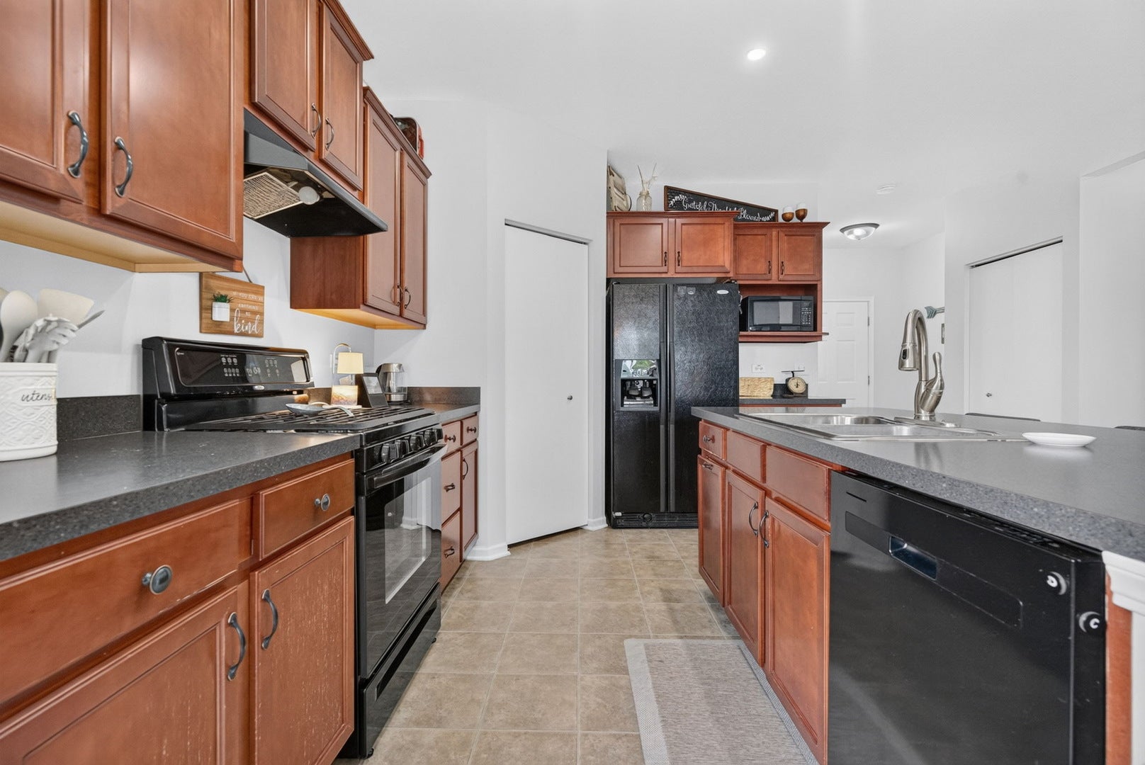 1611 Balboa Drive, Minooka, IL 60447 1611 Balboa Drive, Minooka, IL 60447