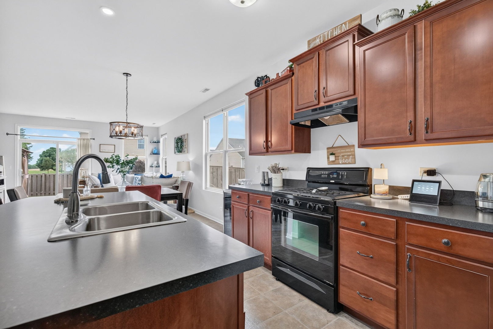 1611 Balboa Drive, Minooka, IL 60447 1611 Balboa Drive, Minooka, IL 60447
