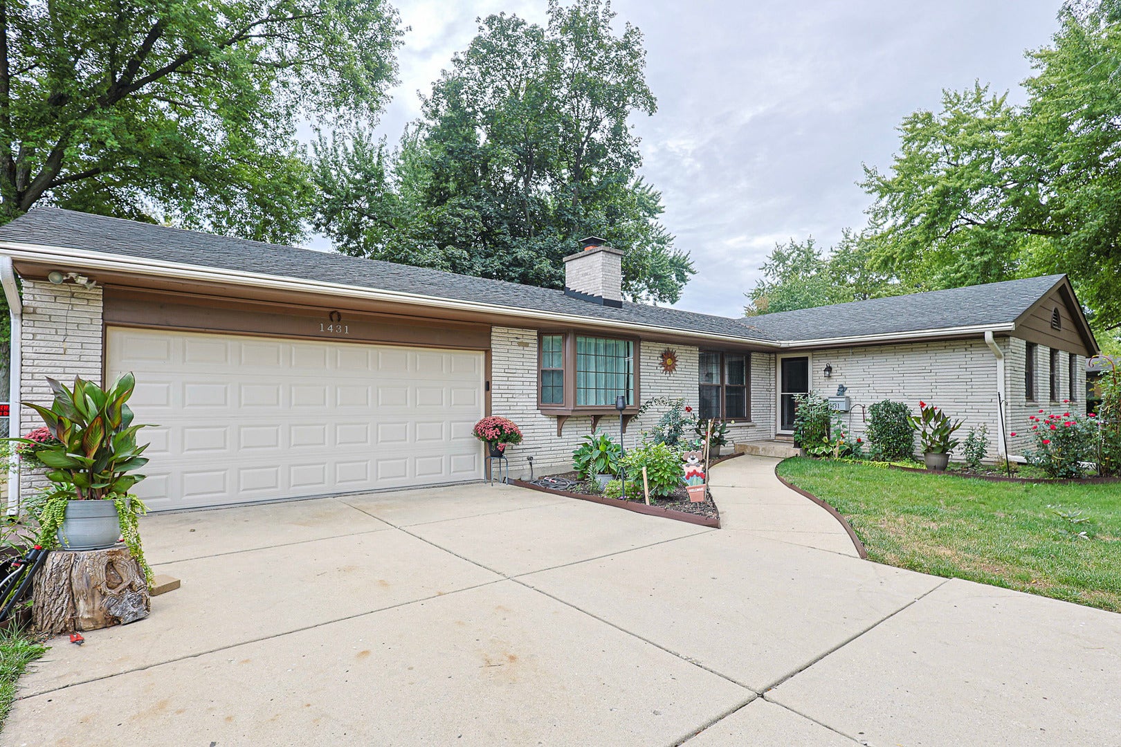 1431 Maple Lane, Elgin, IL 60123 1431 Maple Lane, Elgin, IL 60123