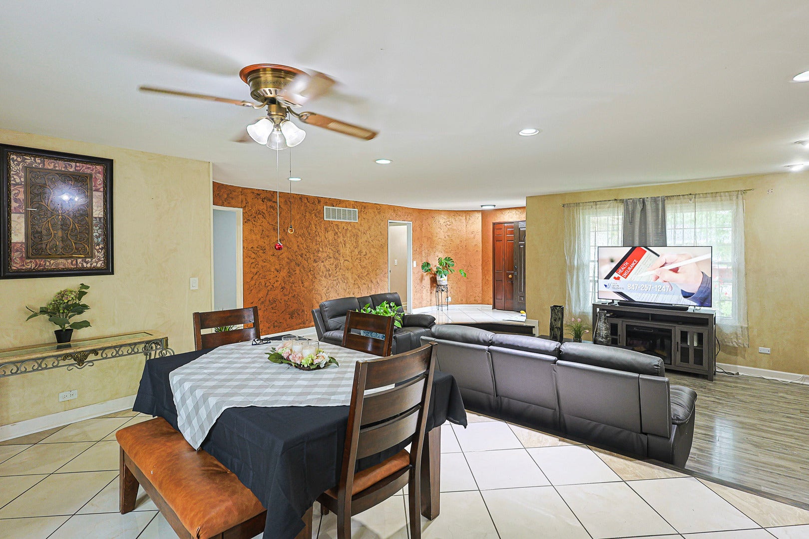 1431 Maple Lane, Elgin, IL 60123 1431 Maple Lane, Elgin, IL 60123