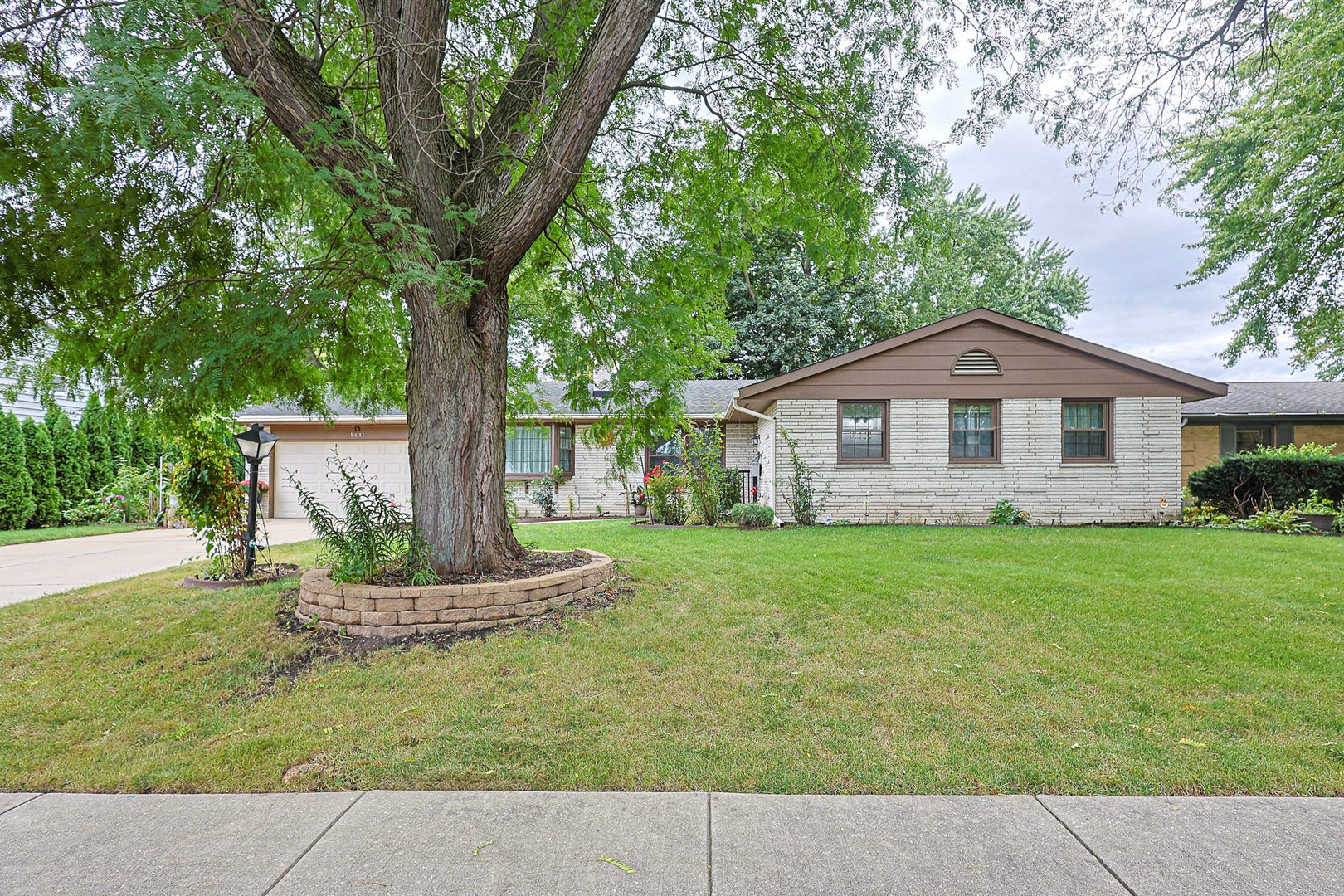 1431 Maple Lane, Elgin, IL 60123 1431 Maple Lane, Elgin, IL 60123