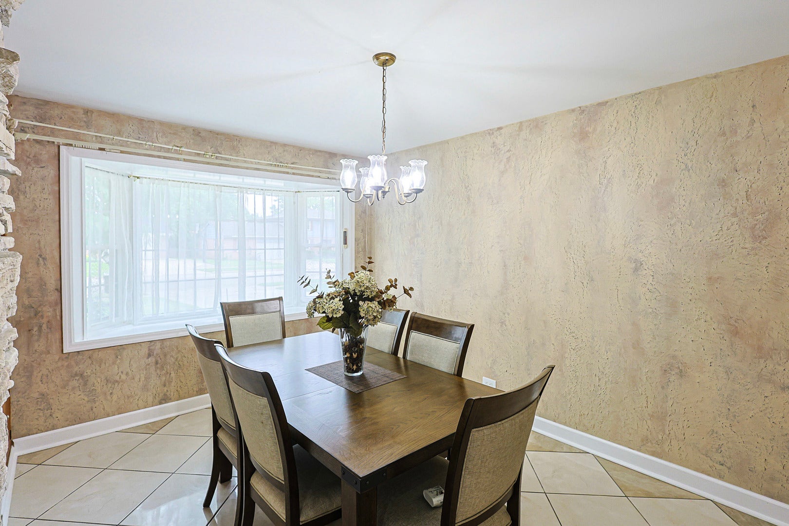 1431 Maple Lane, Elgin, IL 60123 1431 Maple Lane, Elgin, IL 60123