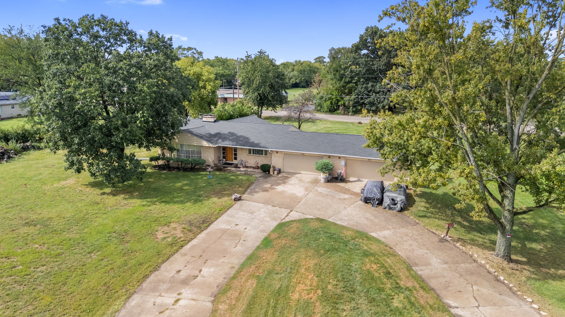 400 Sugar Creek Drive, Joliet, IL 60433 400 Sugar Creek Drive, Joliet, IL 60433