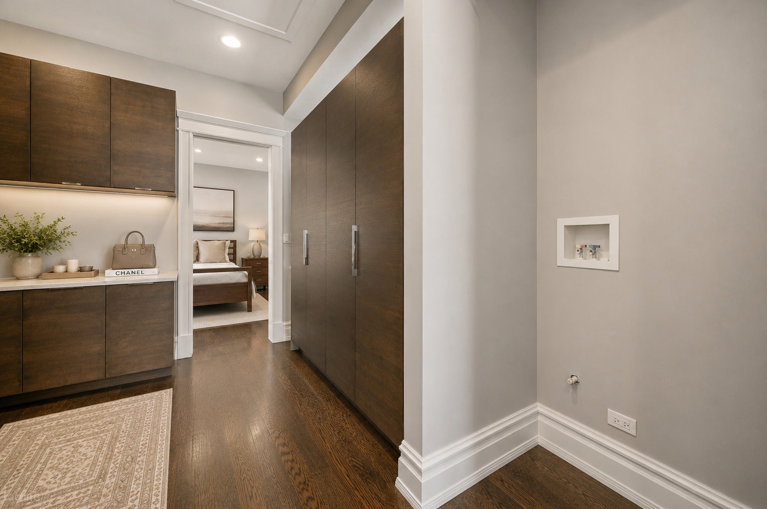 Rug color virtually modified and countertop decor