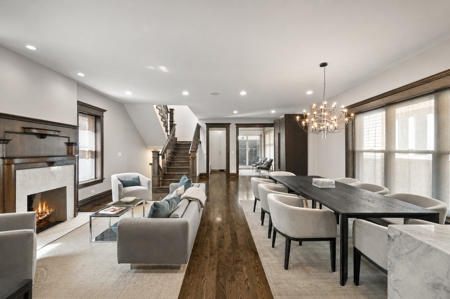 652 W Sheridan Road, Chicago, IL 60613